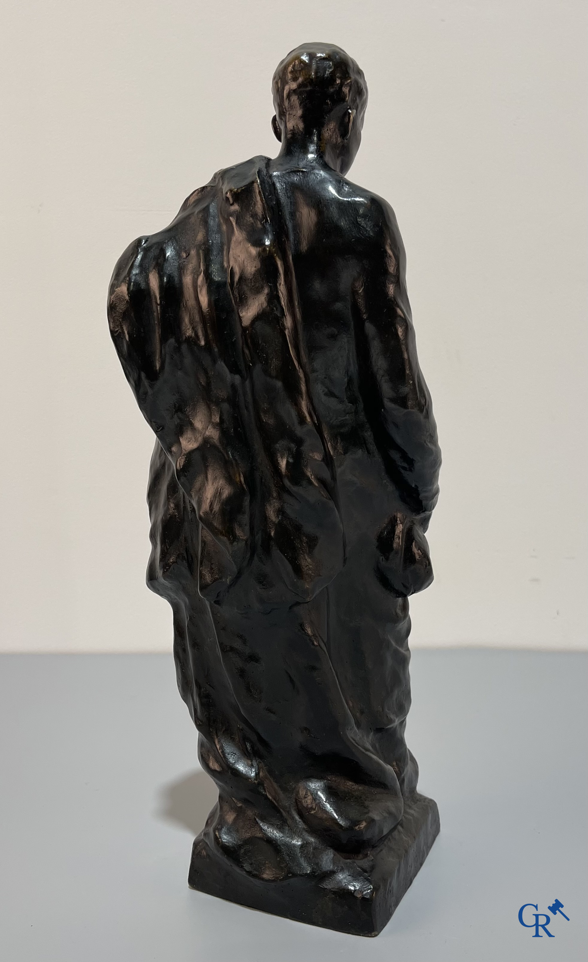 Leon Sarteel (1882-1942) "L'homme de peine" Bronze statue with dark patina. Signed L Sarteel.