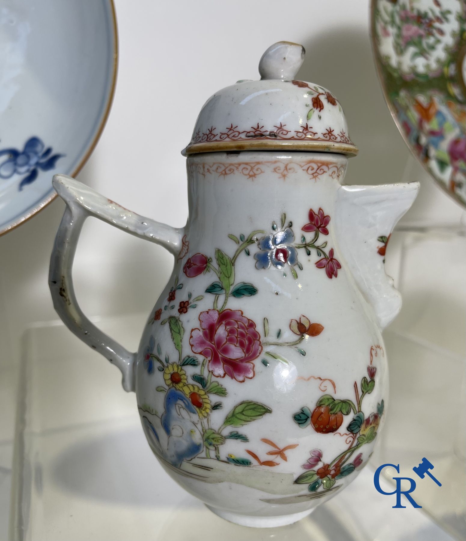 Porcelaine chinoise: 16 pièces de porcelaine chinoise XVIIIème et XIXème.