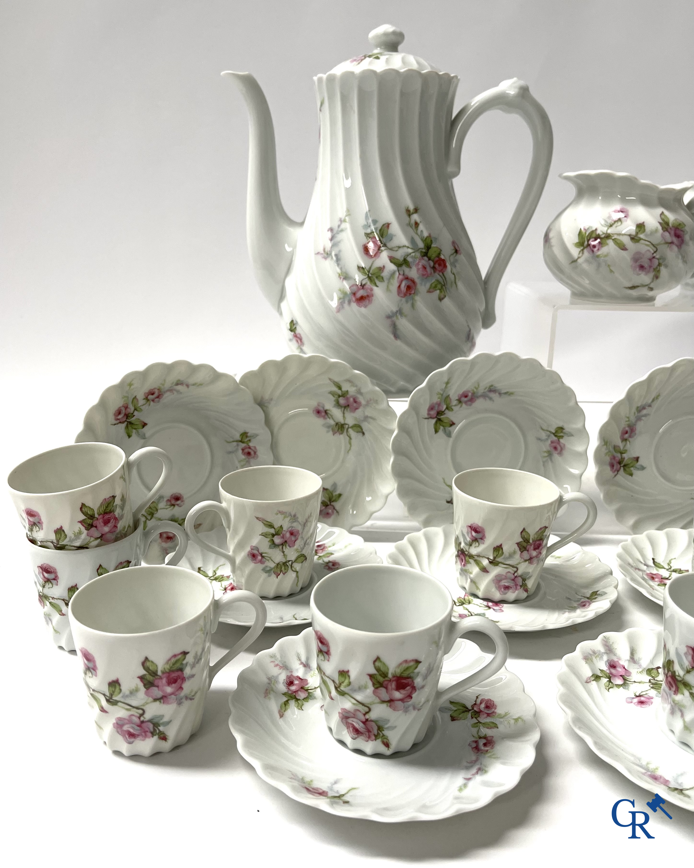 Haviland Limoges. Service à café peinte à la main en porcelaine française. Vers 1900.