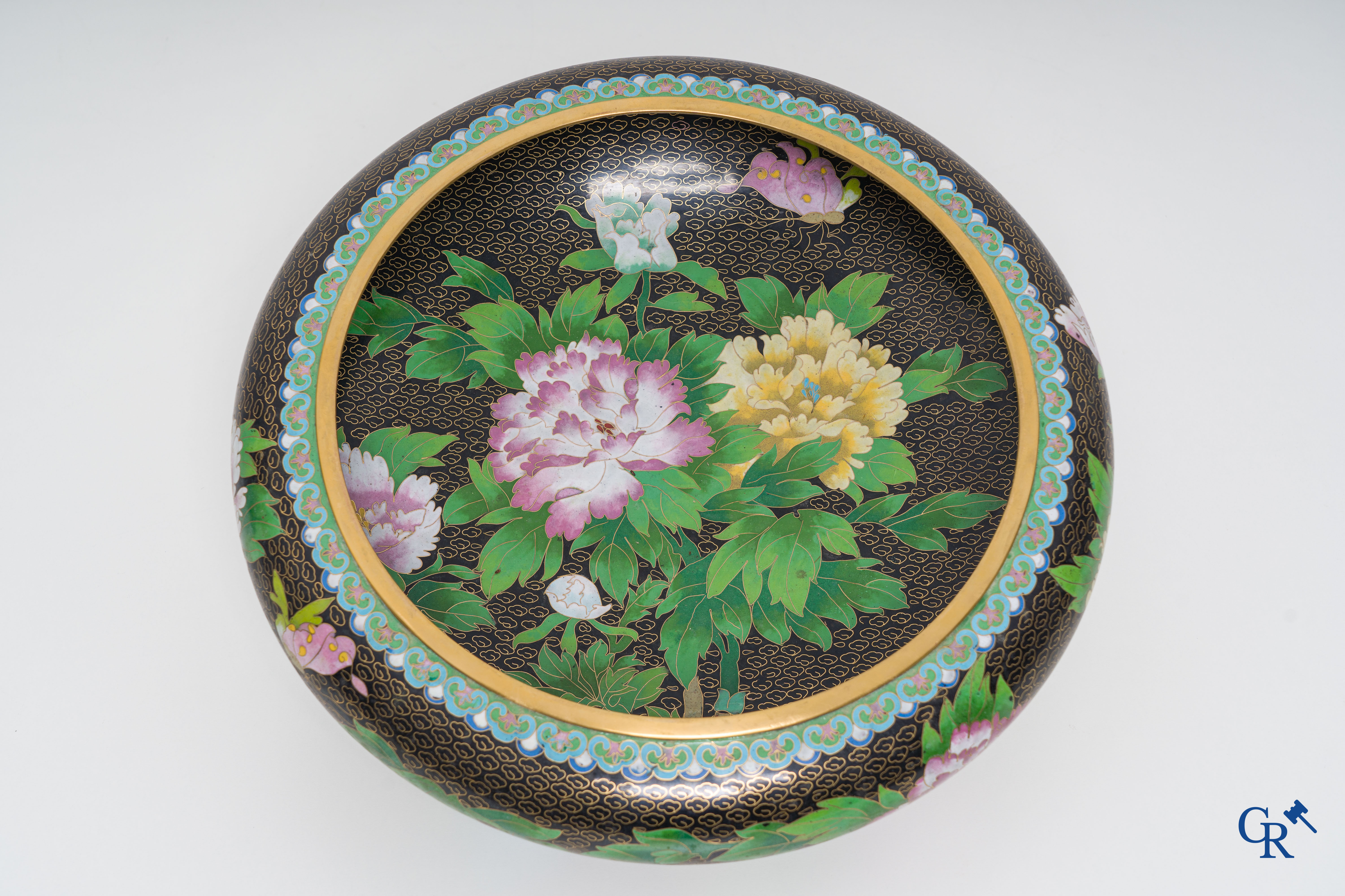 3 pieces in Chinese enamel cloisonné circa 1980.