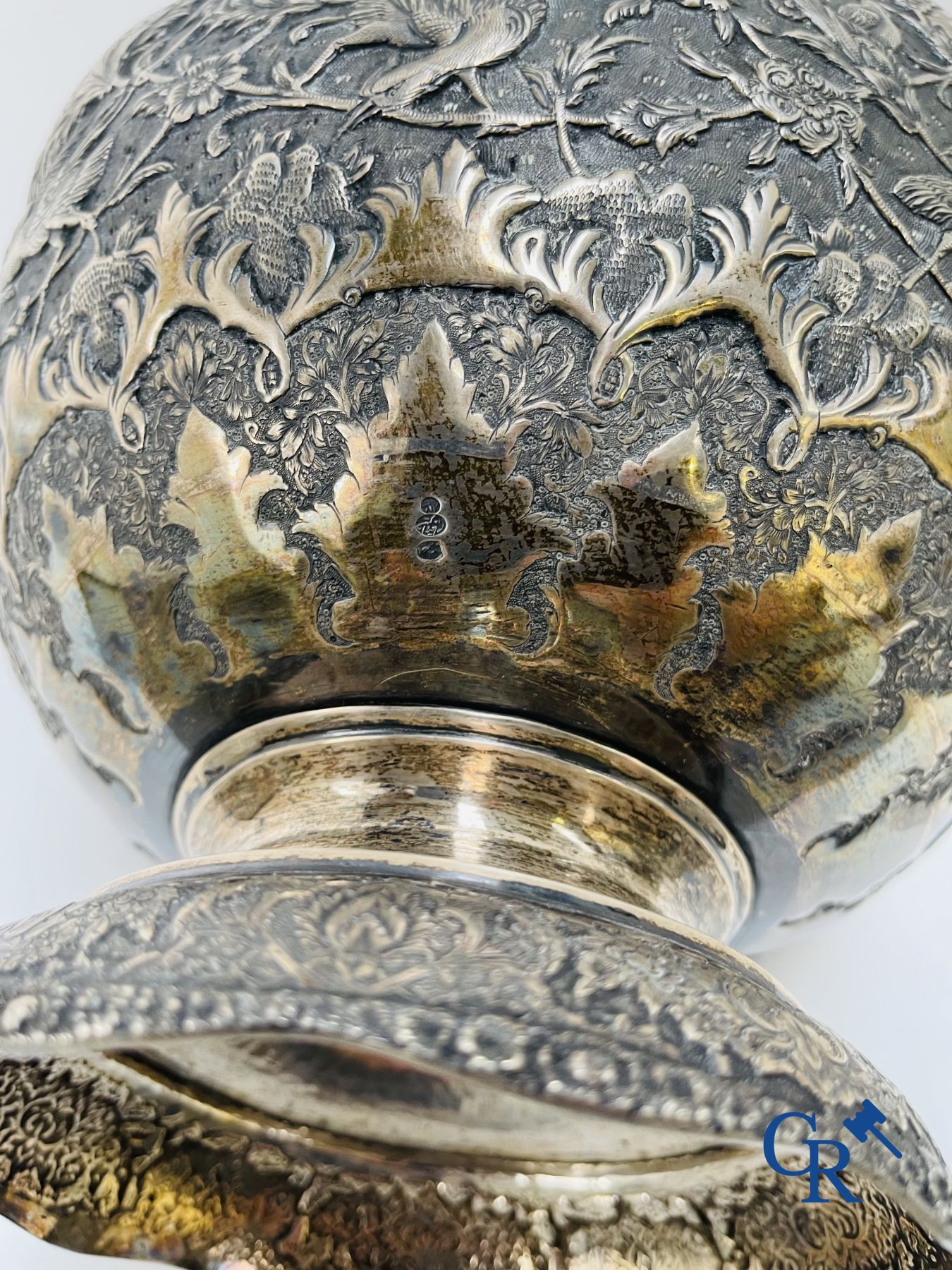 Silver: Vase in silver (Iran?) with a fine decor of birds, forest animals and characters.