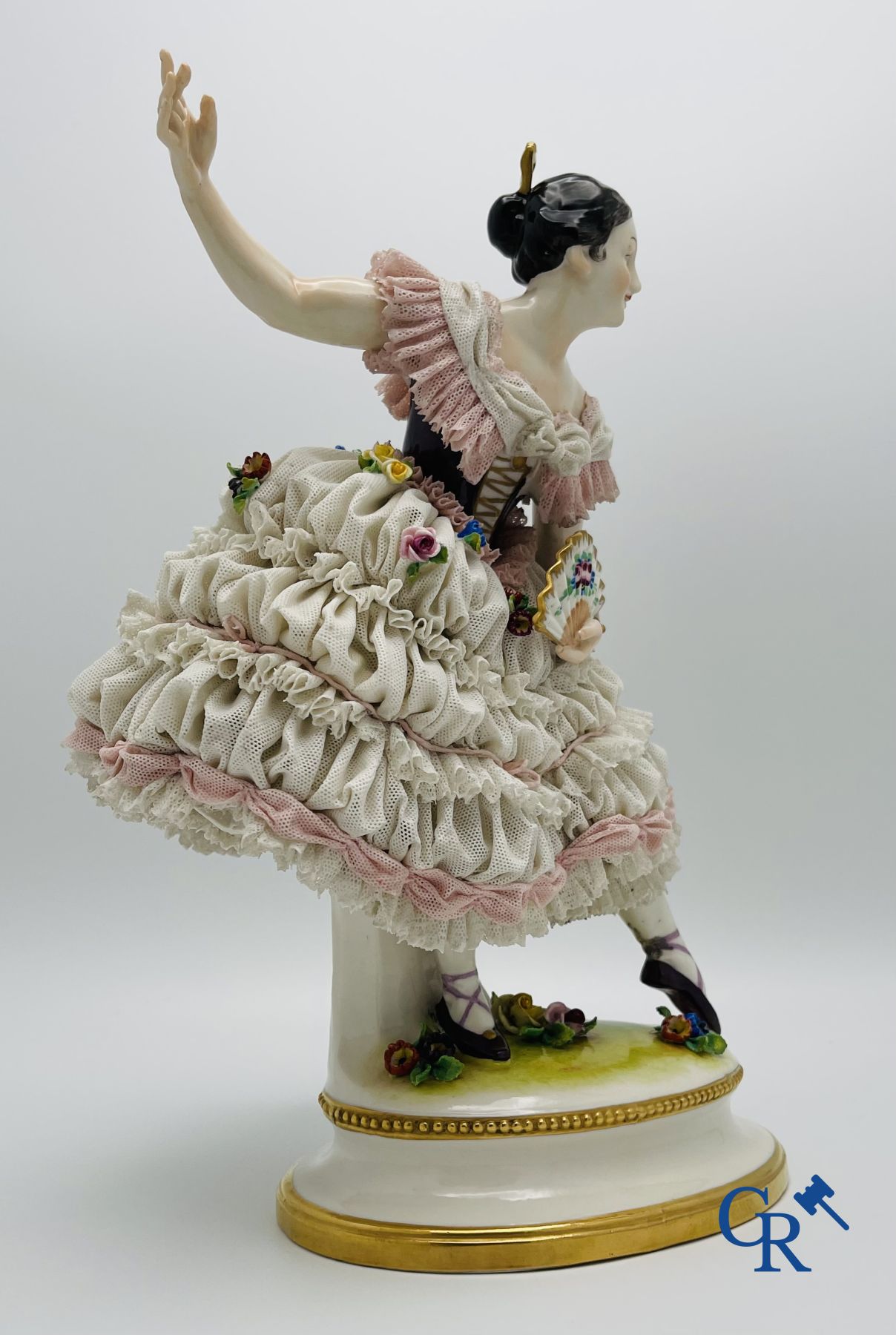 Volkstedt Rudolstadt: Grande figurine d'une danseuse en porcelaine dentelle, "lace porcelain".