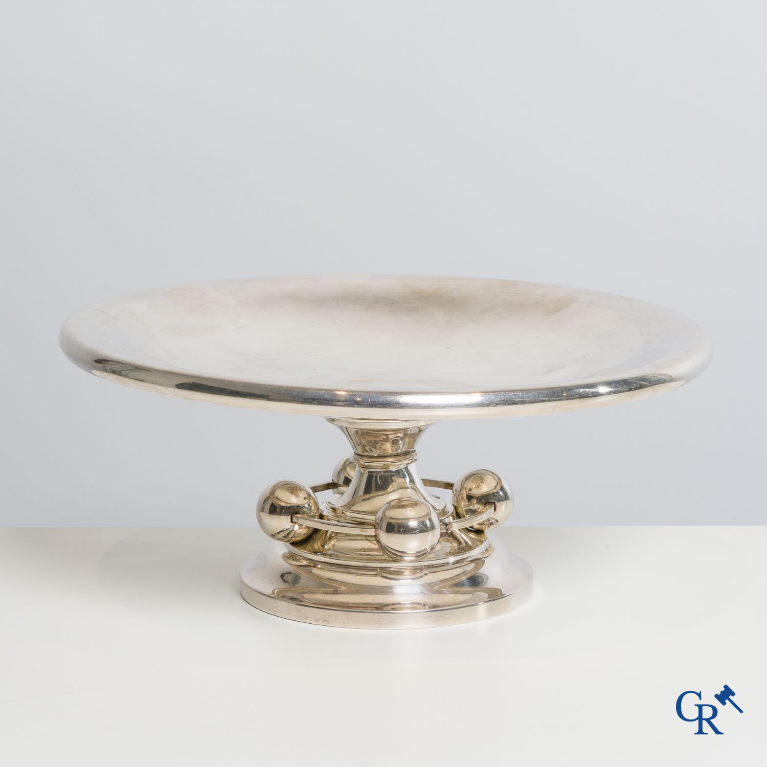 Silver: Art Deco centerpiece in silver. (800°/00)