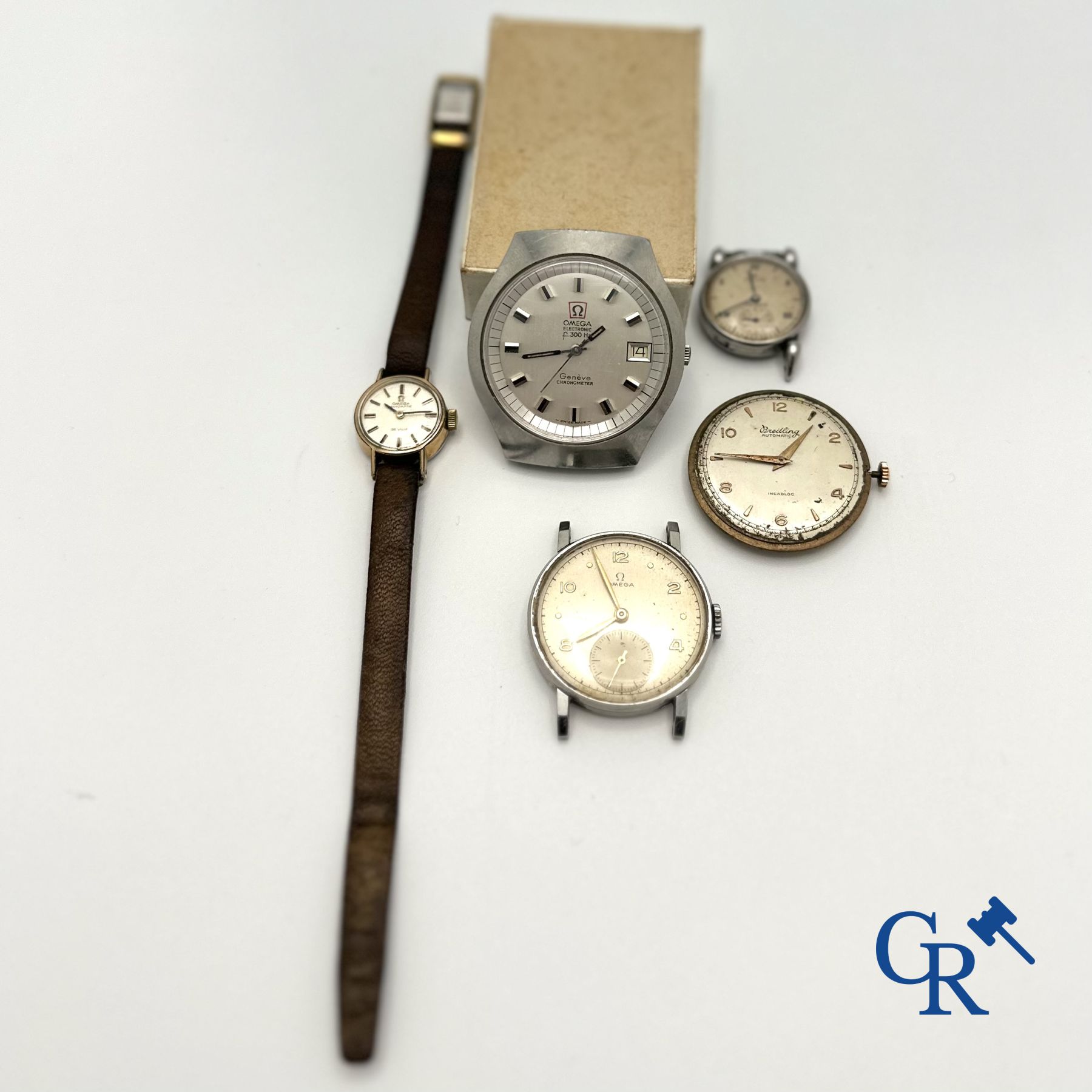 Montres: Lot de 3 montres bracelet Omega, une montre de dame Rolex et un mouvement d'une montre Breitling.