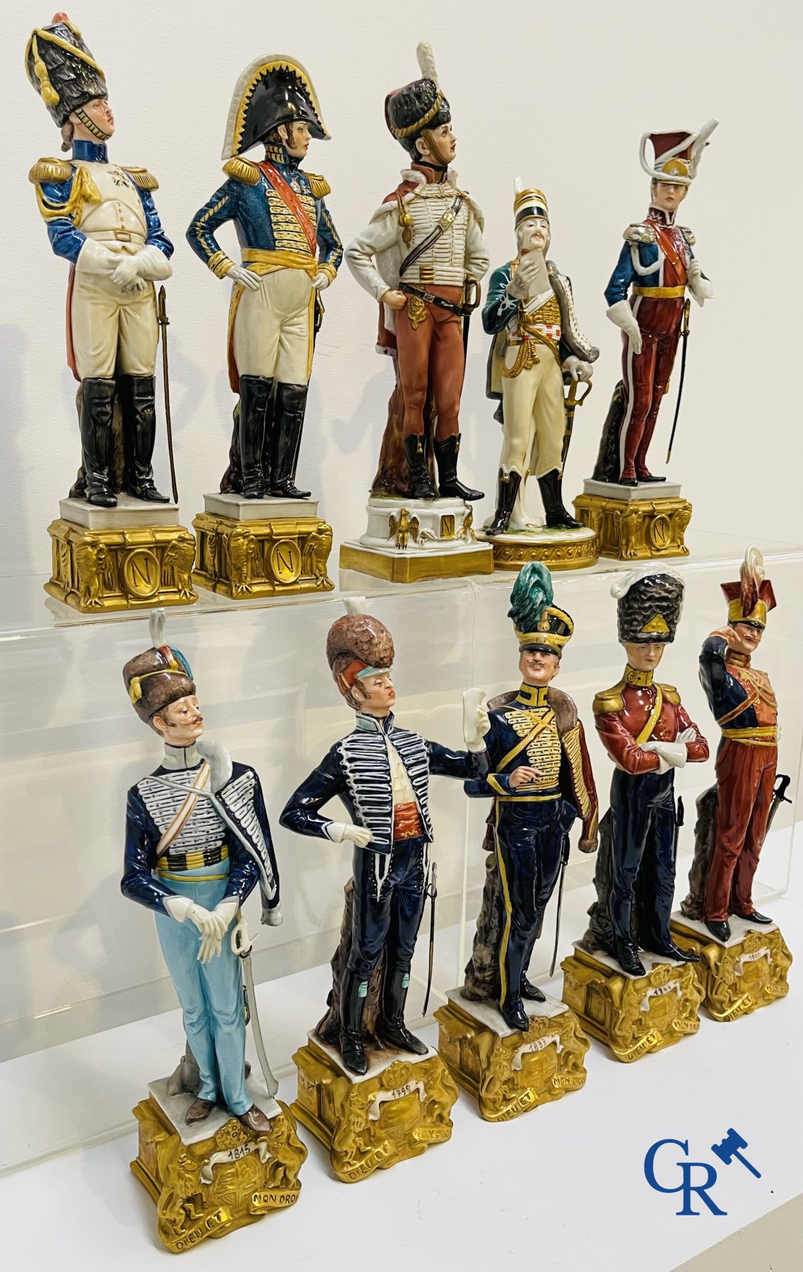 Europees porselein: Lot van 10 porseleinen figuren uit de Napoleontische tijd.