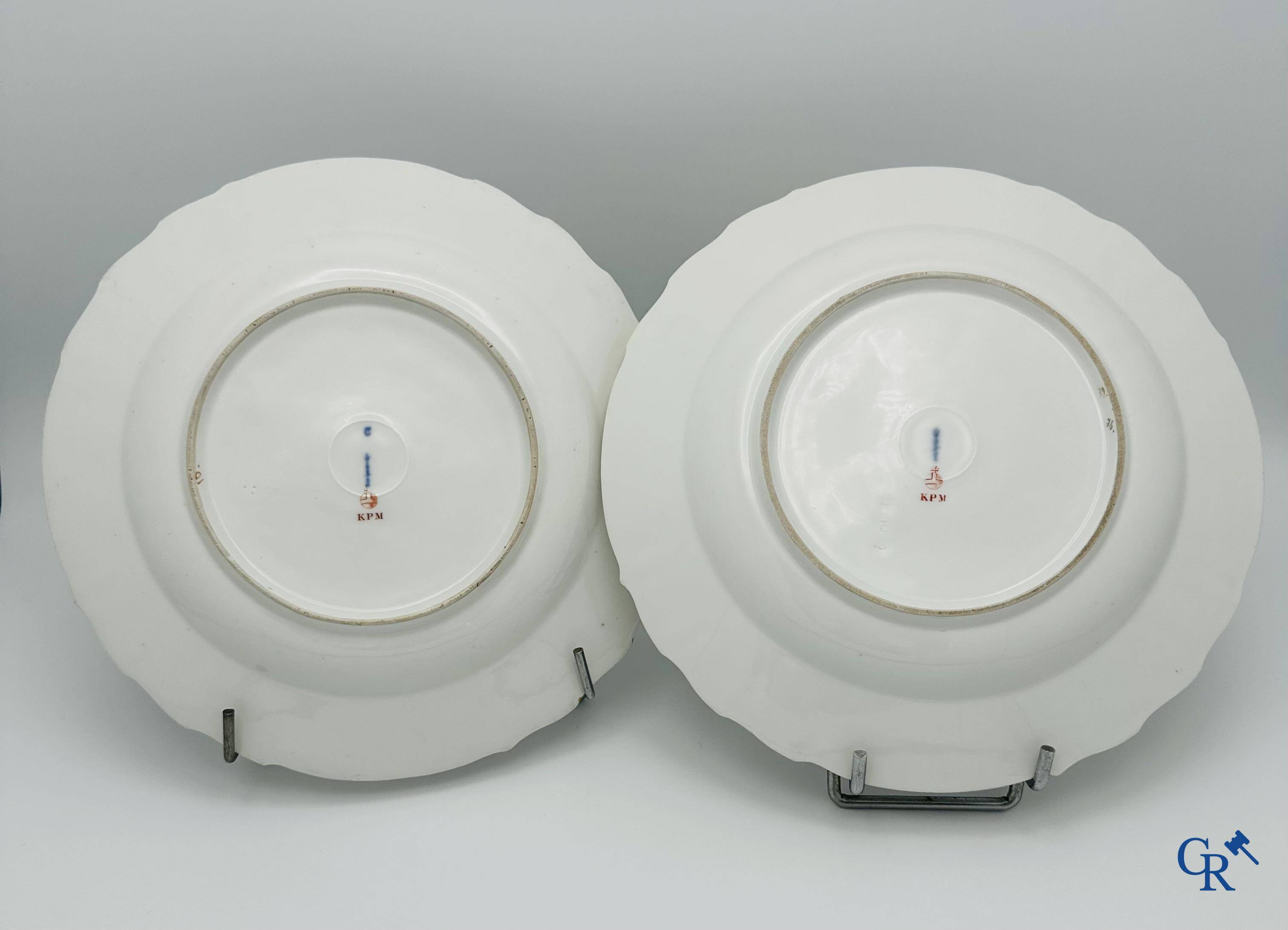 KPM: Königliche Porzellan-Manufaktur Berlin. Pair of plates in finely painted porcelain.