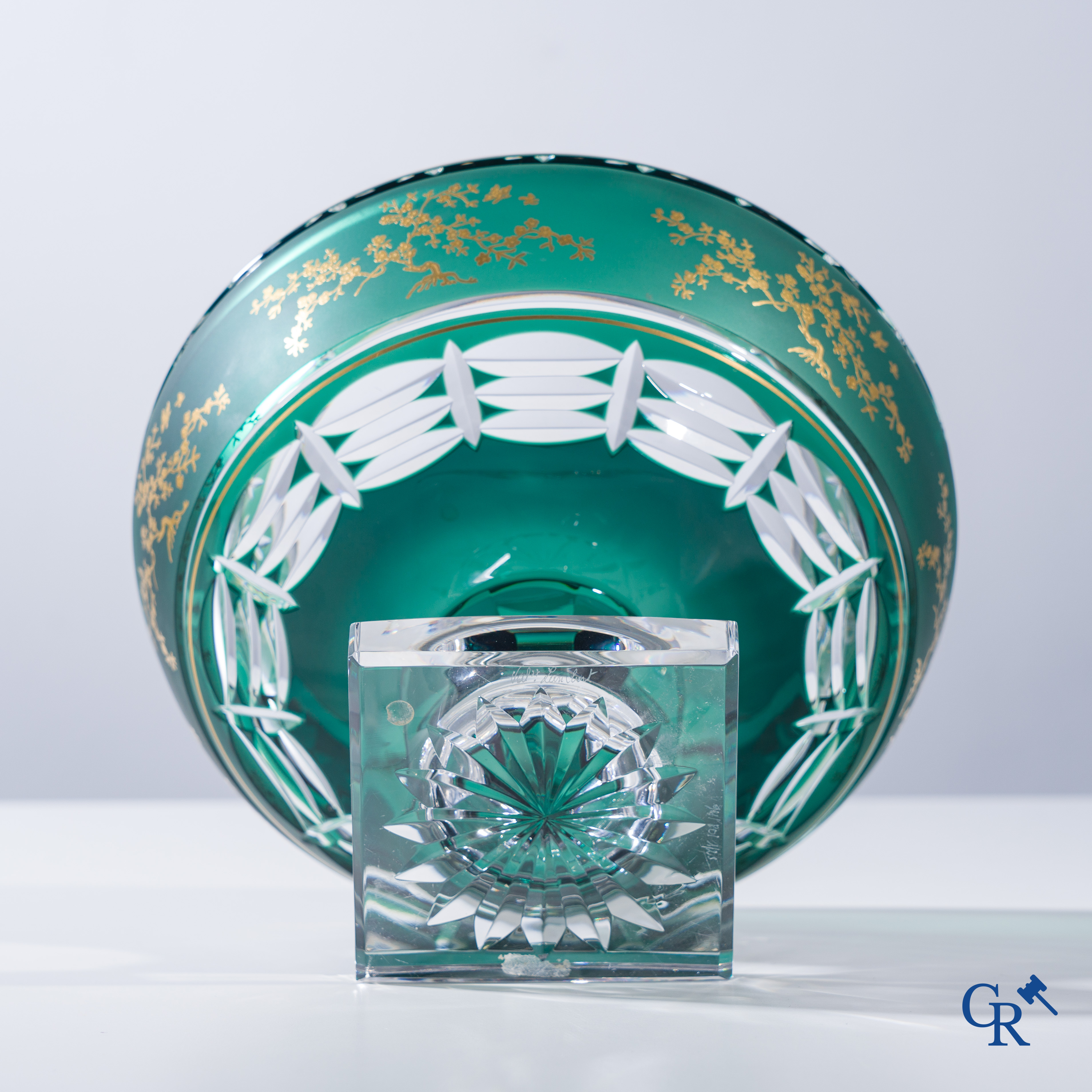 Val Saint Lambert, coupe in green crystal with a gilded decor in Japonizing style. Numbered 94/80 1/25.