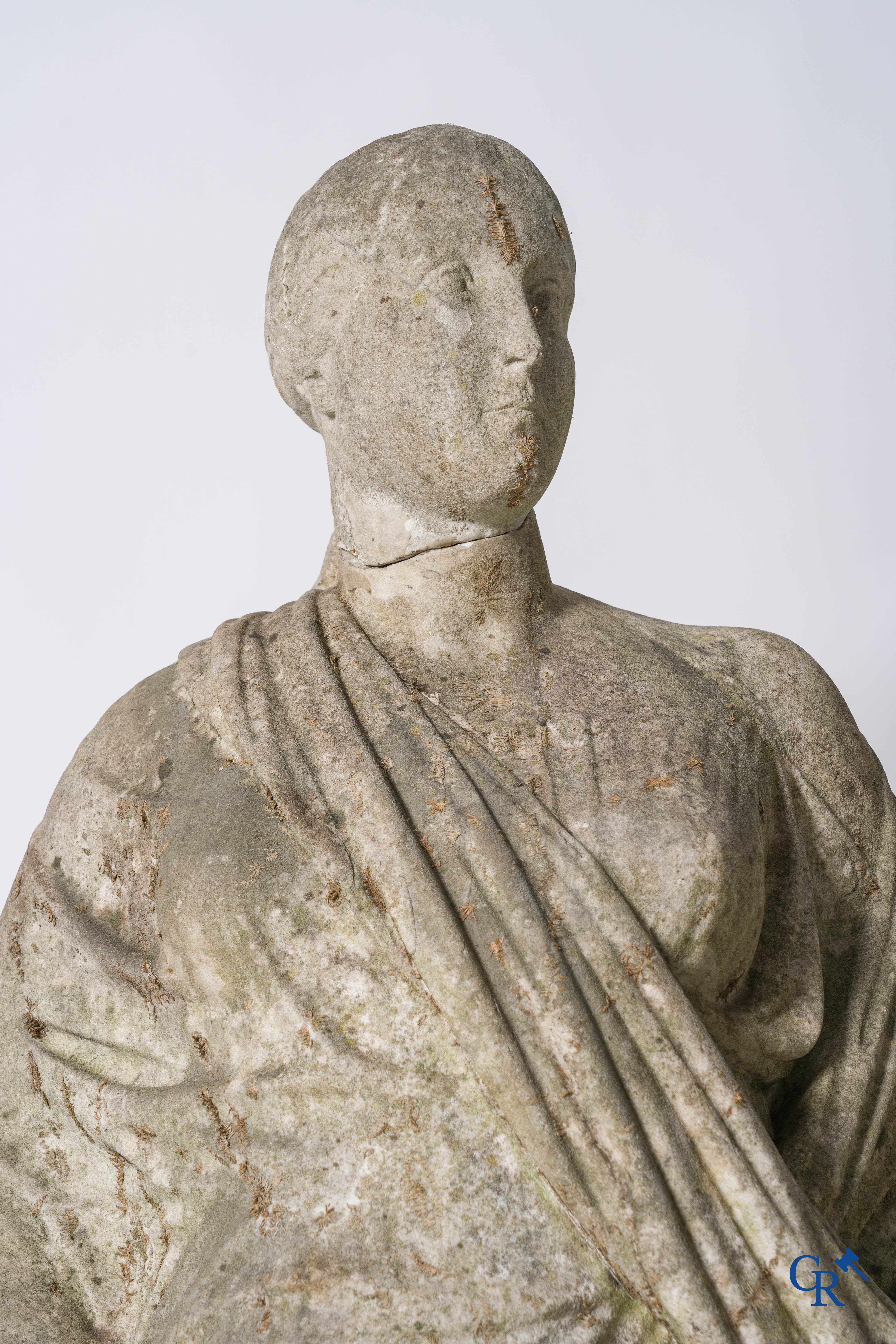 2 Imposante sculpturen in gebeeldhouwd marmer. De Romeinse godin Cerès en de Griekse god Asklepios. Circa 1700-1750.