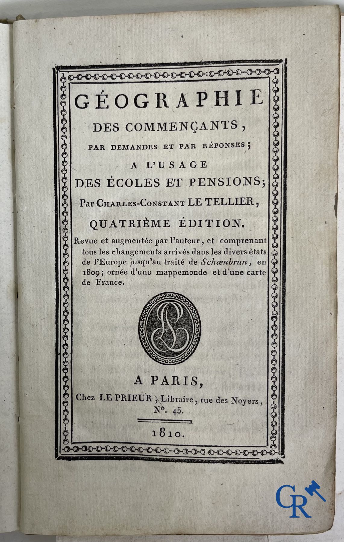 Livres anciens: 5 livres intéressants avec des thèmes variés. XVIIe-XVIIIe siècle.