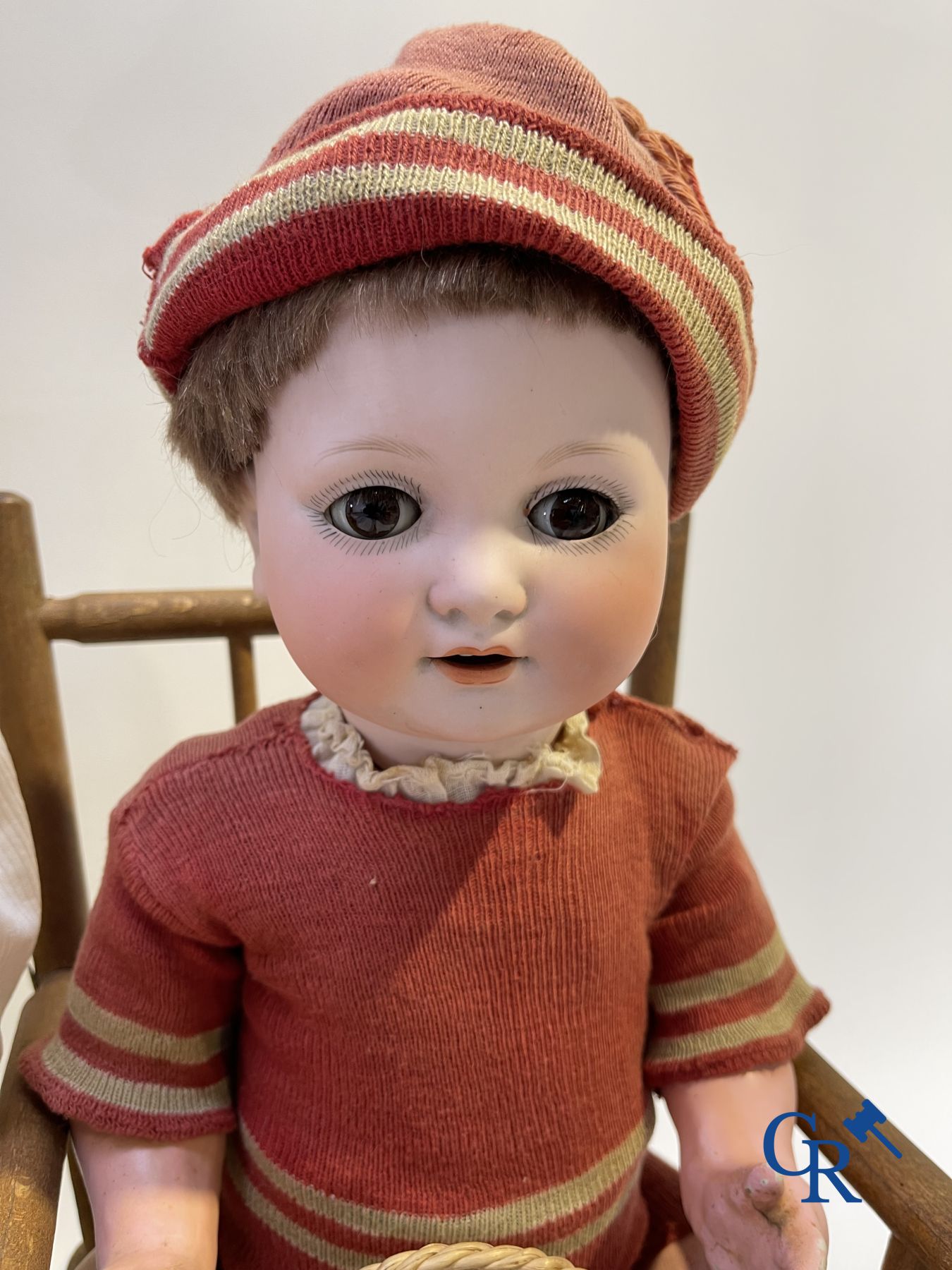 Toys: antique dolls: 5 German character dolls with porcelain head.