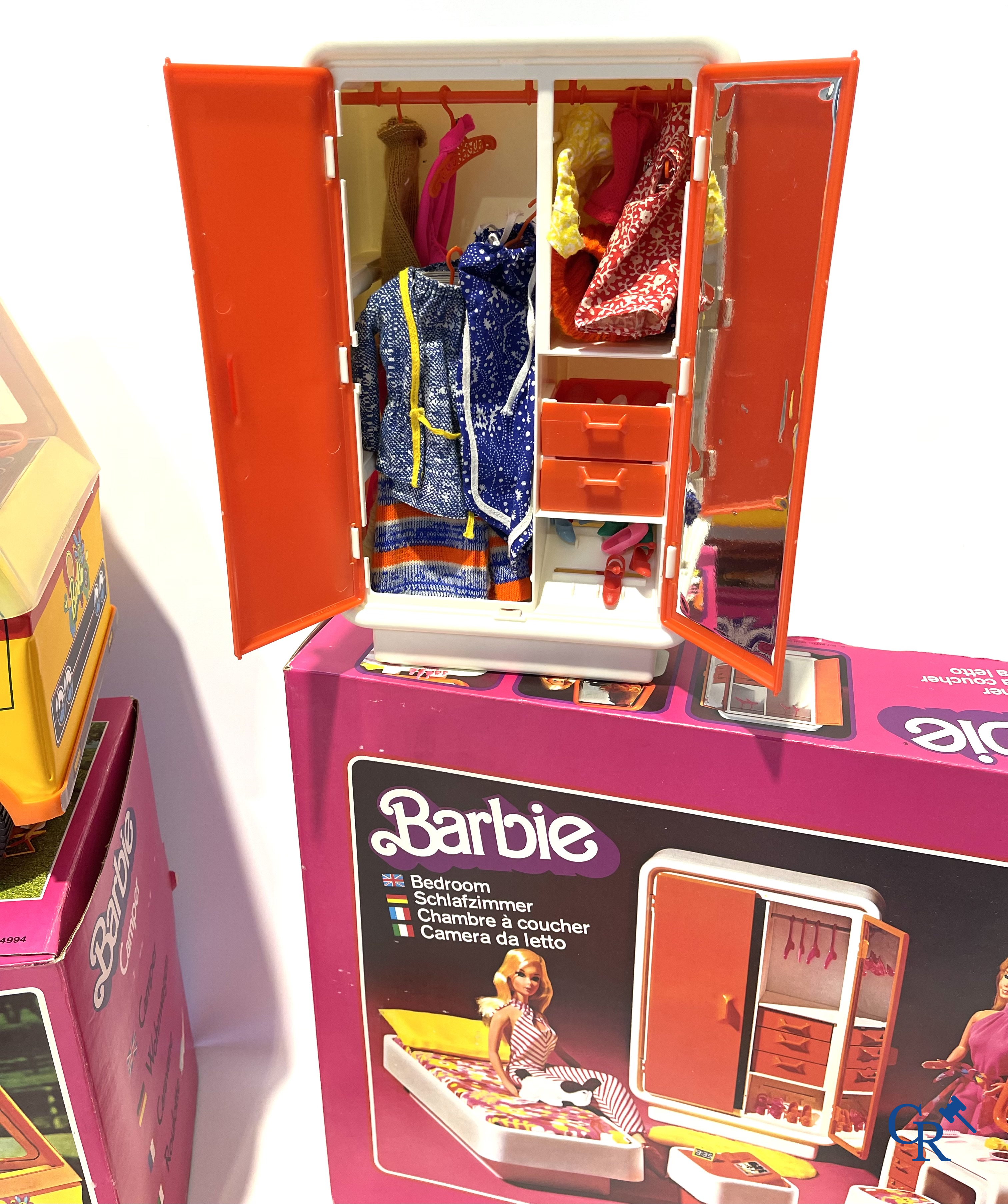 Vieux jouets. Mattel, un beau lot de poupées et attributs. Barbie, Ricky, Skipper, Ken, etc. Années 1960 et plus tard.