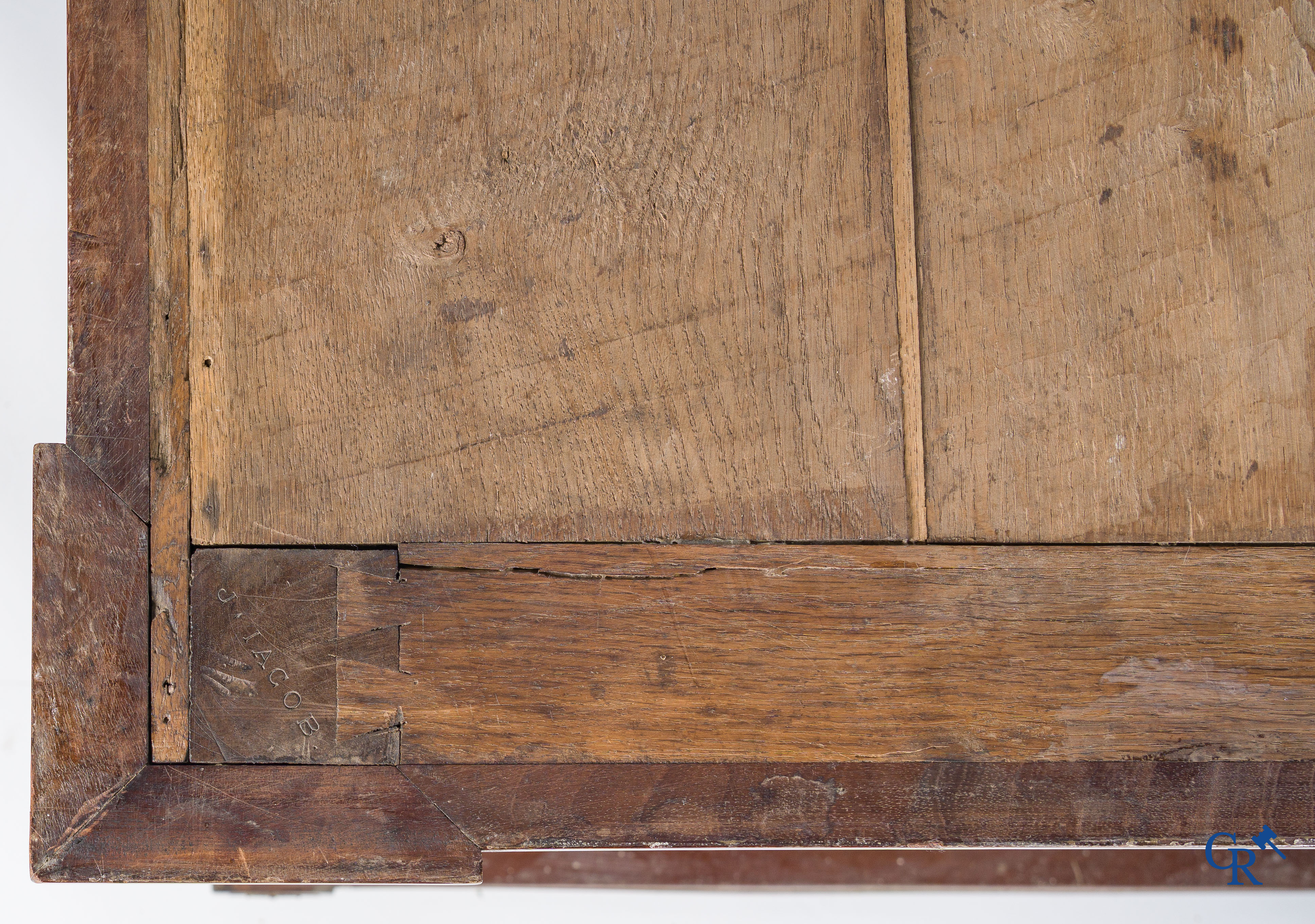 Empire tijdperk, een console in mahonie met vergulde Egyptische bustes. Gemerkt Jacob. Circa 1810.