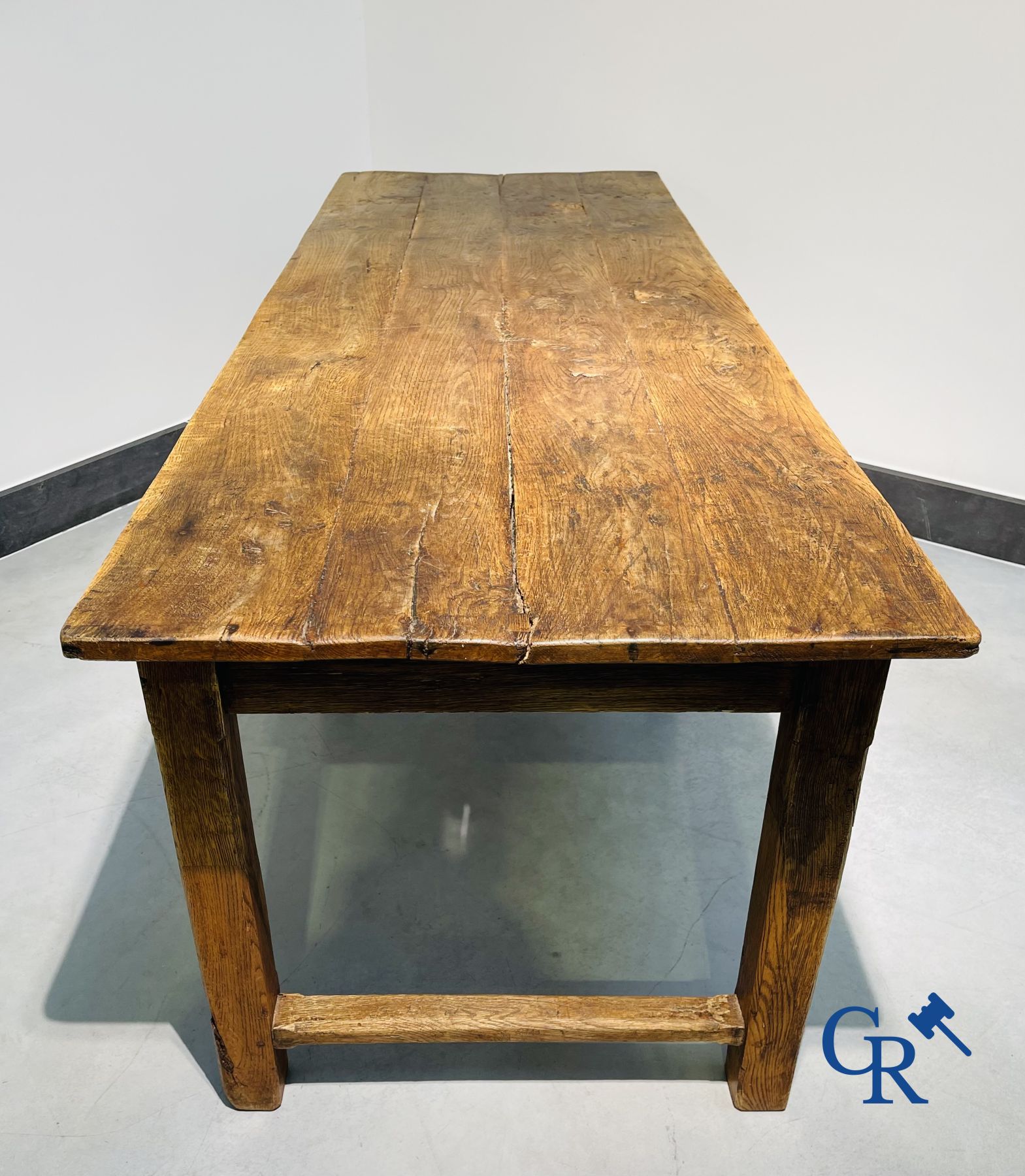 Large table in oak. 18th century.