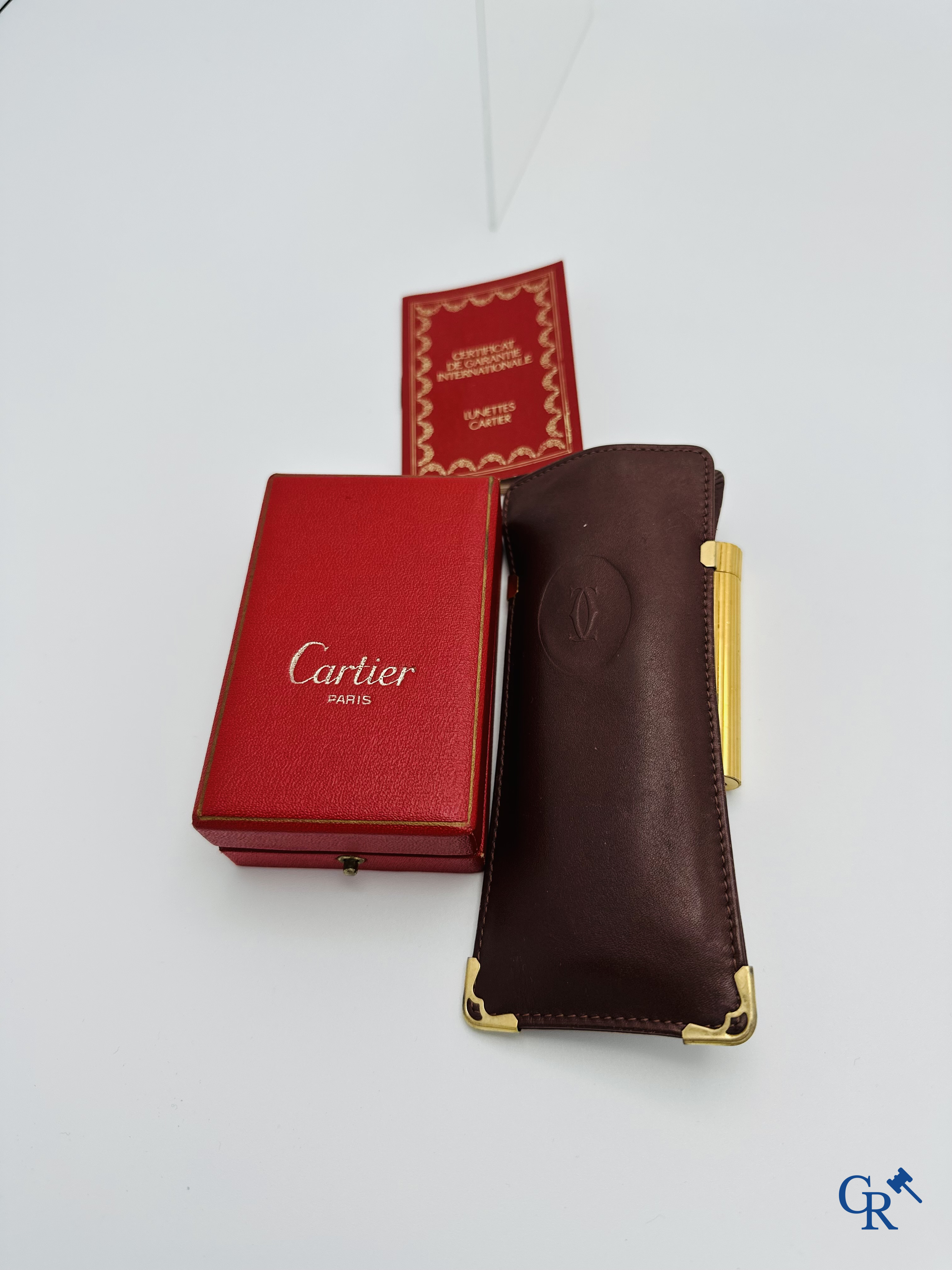 Cartier à Paris: Briquet et lunettes dans leur étui d'origine.