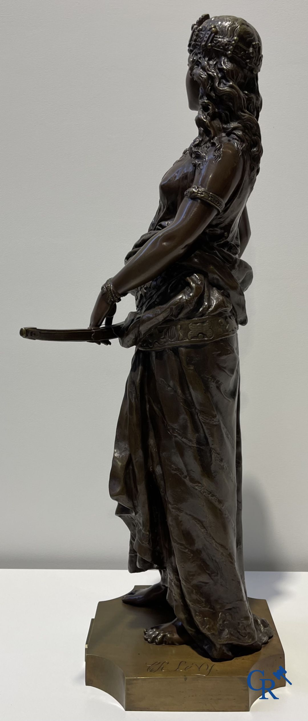 Charles Octave Levy (1840-1899) Salomé, sculpture en bronze avec une représentation d'une femme orientale. XIXe siècle.