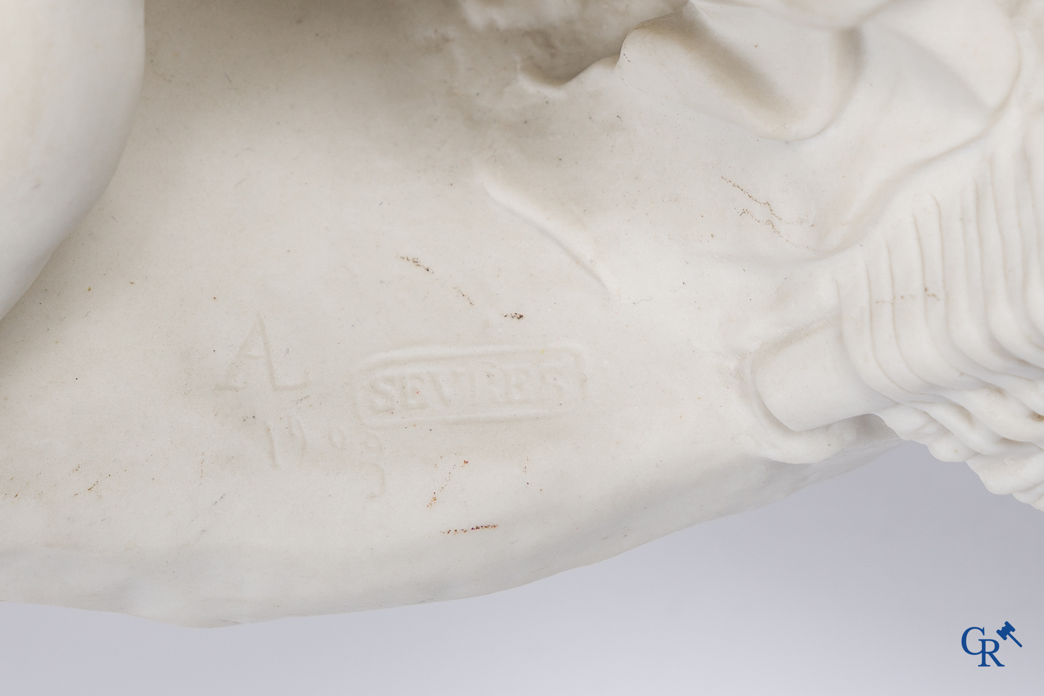 Jules Cheret (1836-1932) & Manufacture de Sèvres. Uitzonderlijk 3-delige Milieu de table, "Farandole d'amours".