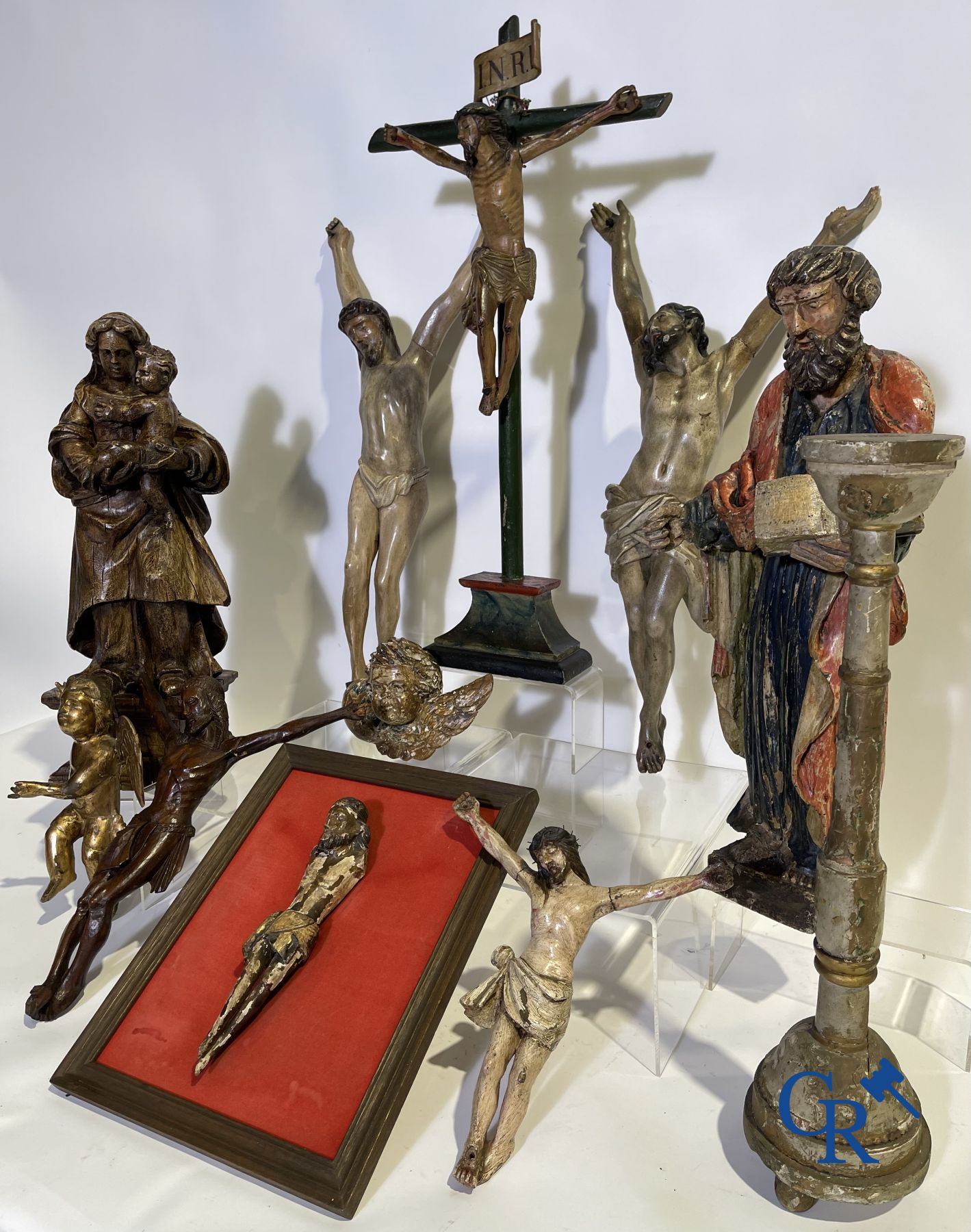 Un lot de sculptures religieuses en bois du XVIIIème et XIXème siècle.