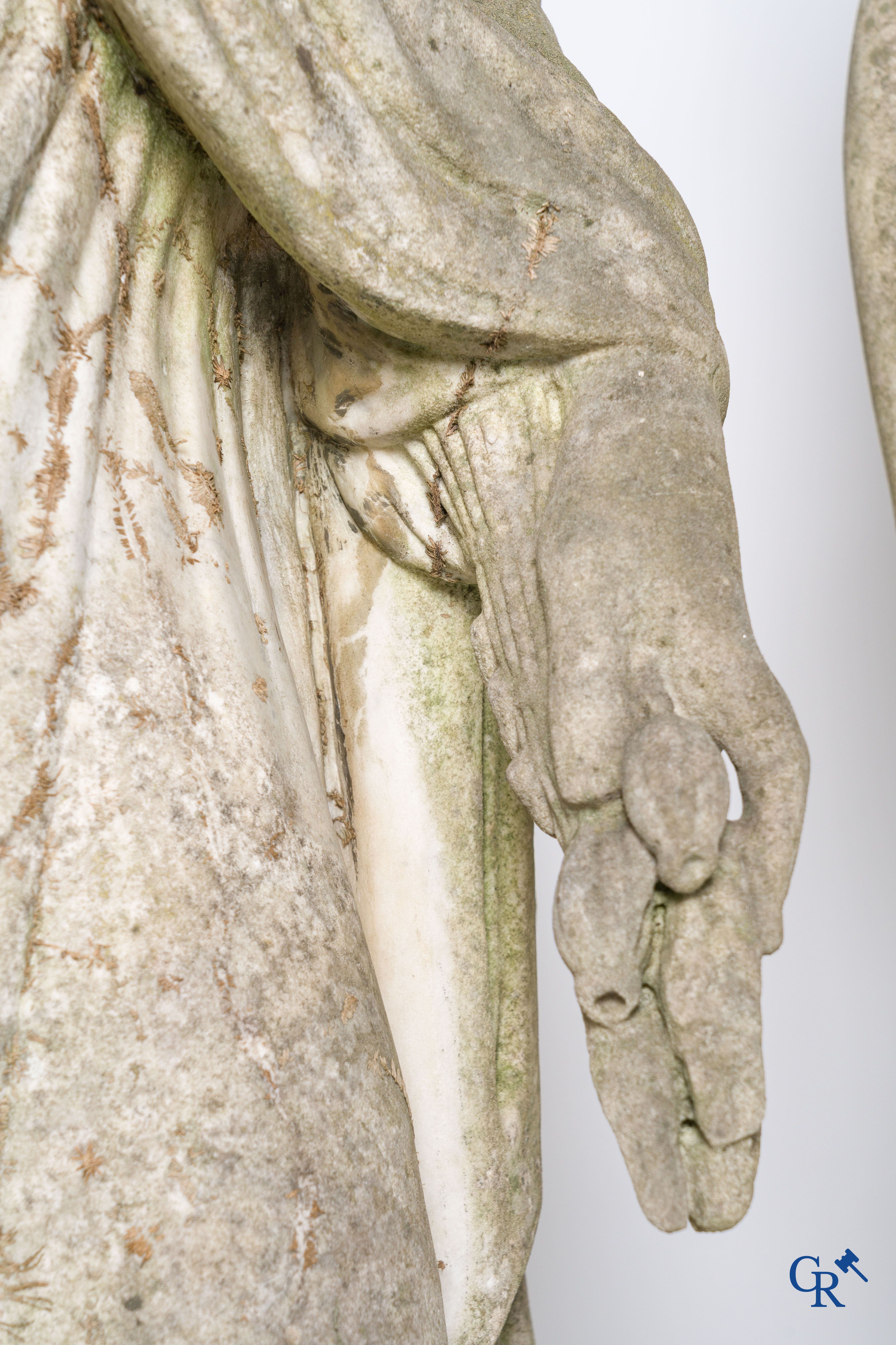 2 Imposante sculpturen in gebeeldhouwd marmer. De Romeinse godin Cerès en de Griekse god Asklepios. Circa 1700-1750.