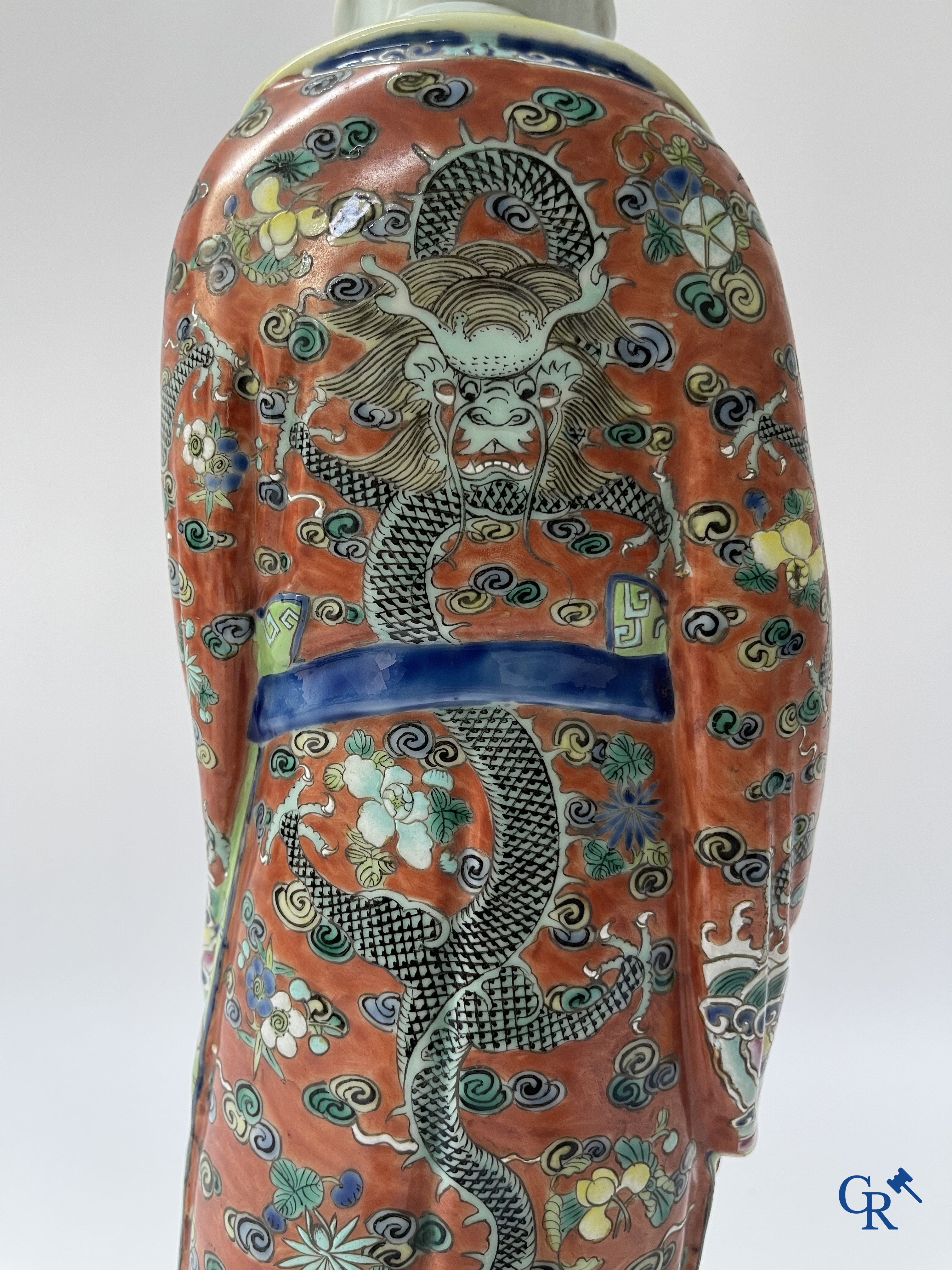 Aziatica, Chinees porselein. 3 Chinese famille rose figuren van onsterfelijken. 19de eeuw.