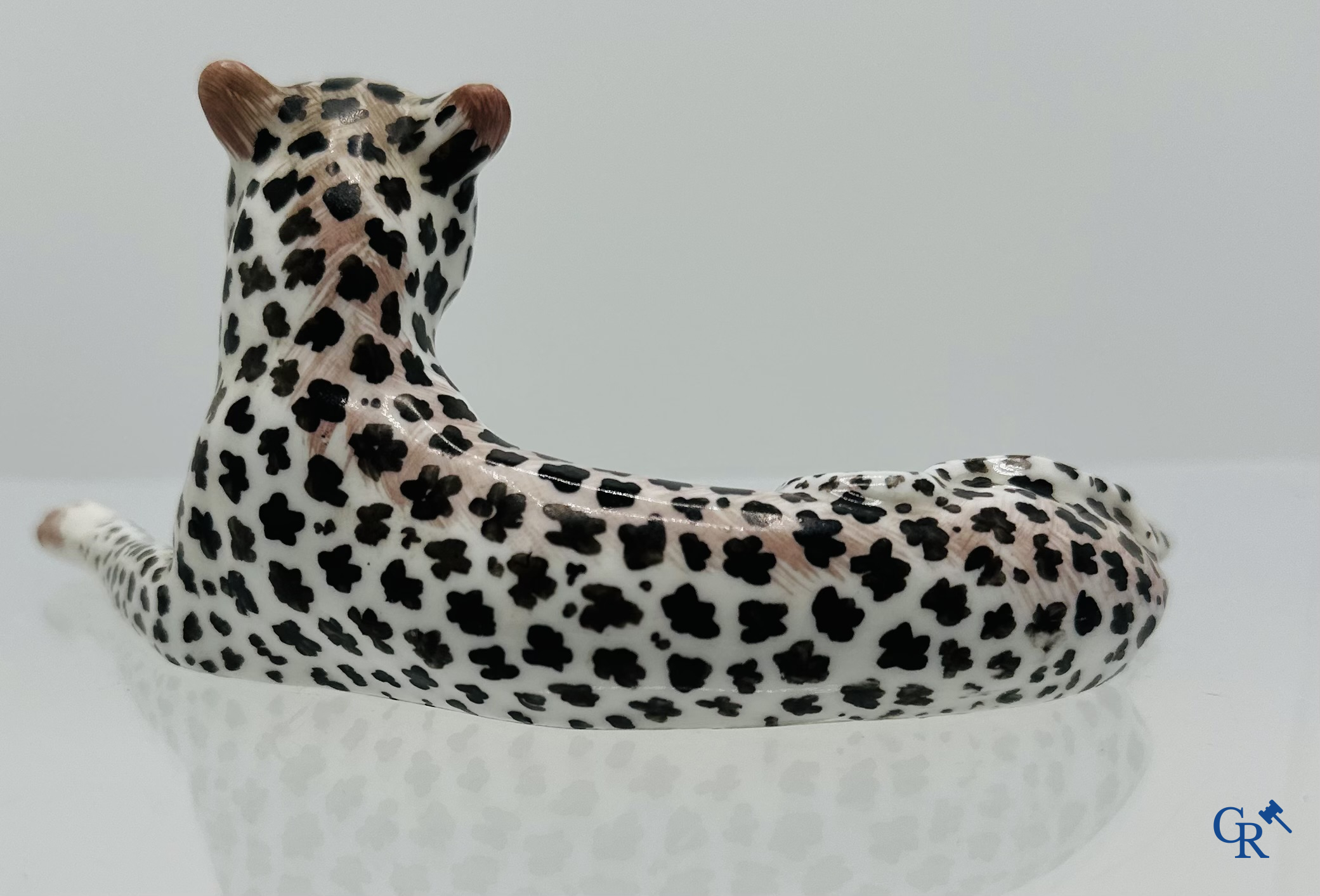 Meissen: Model of a leopard in Meissen Porcelain. Marked.