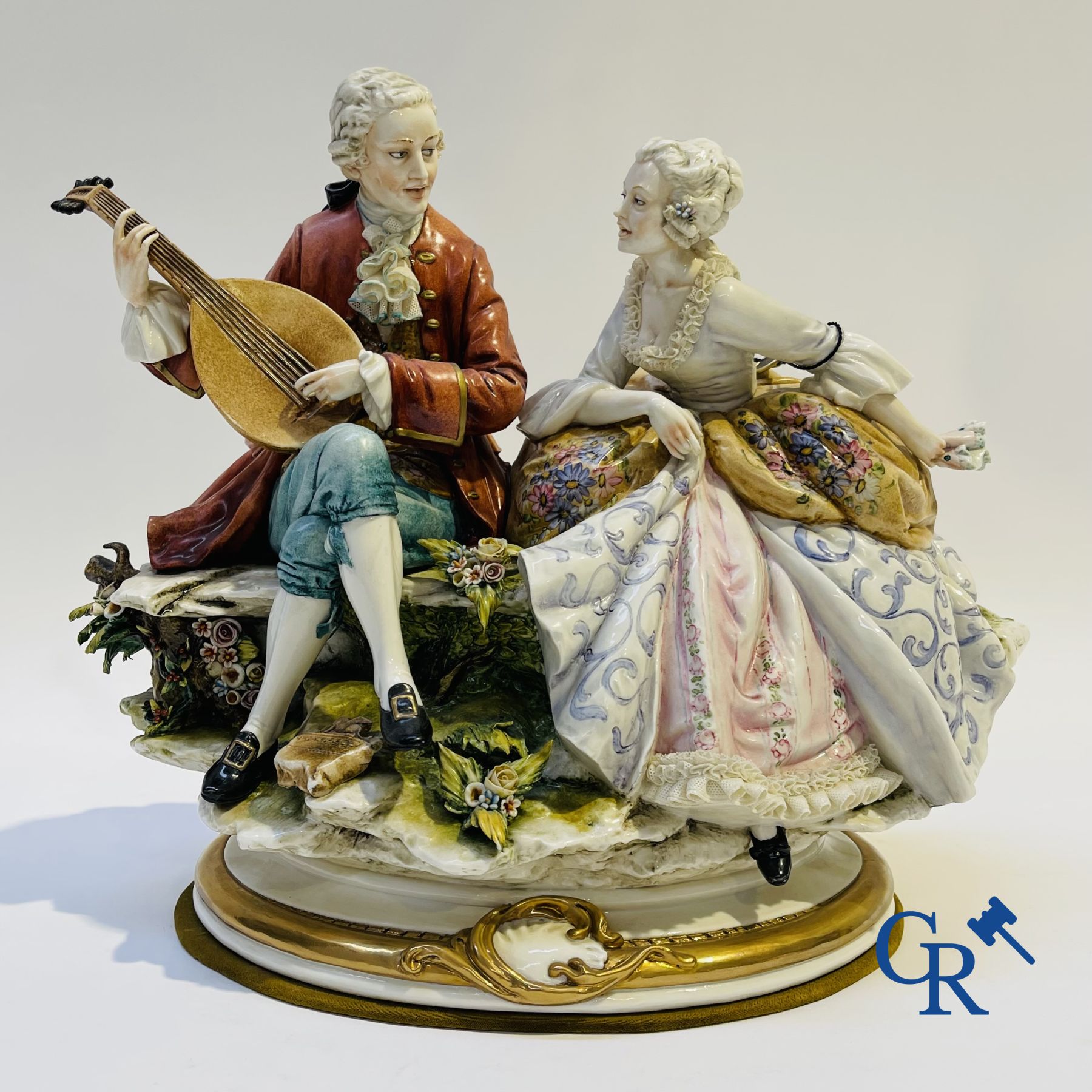 Porcelaine: Capodimonte: Exceptionnel groupe en porcelaine italienne avec dentelle.