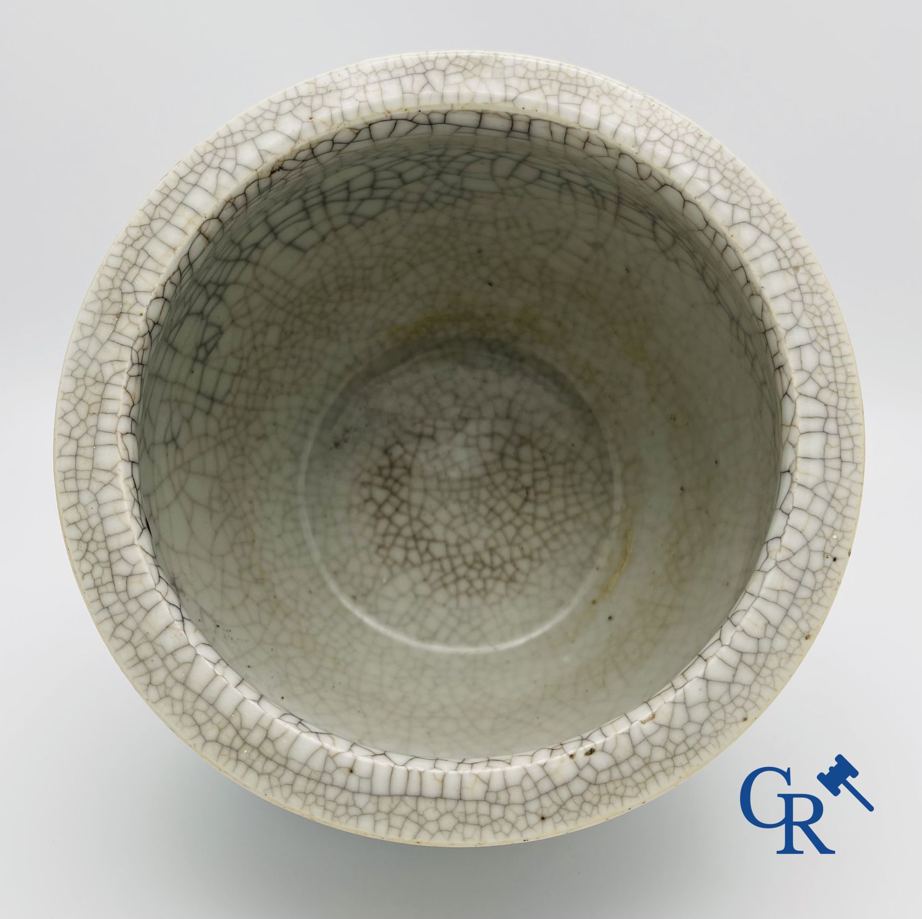 Chinese porcelain: Chinese blue and white bowl, Nanking. 19th century.