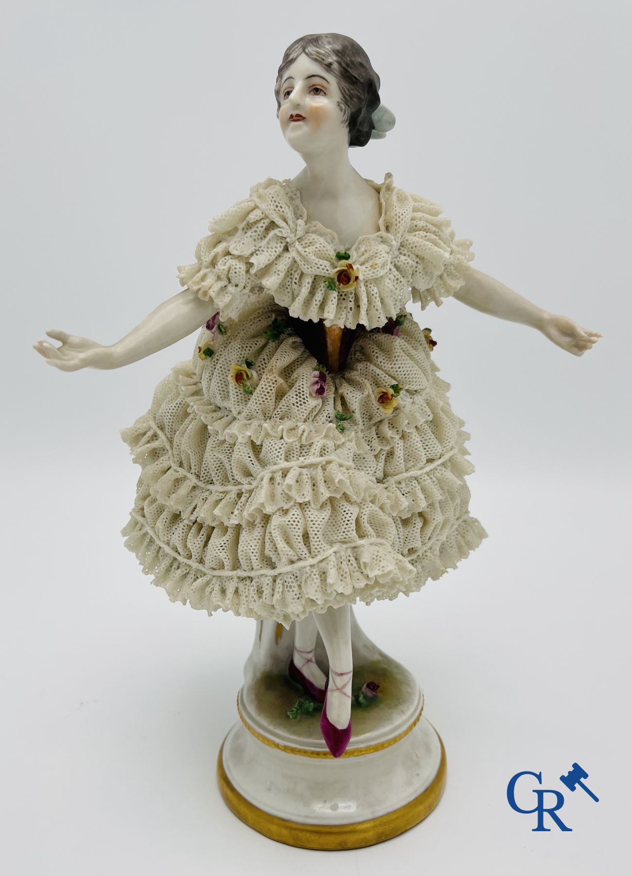 Volkstedt Rudolstadt: 3 danseuses en porcelaine fine, lace porcelain.