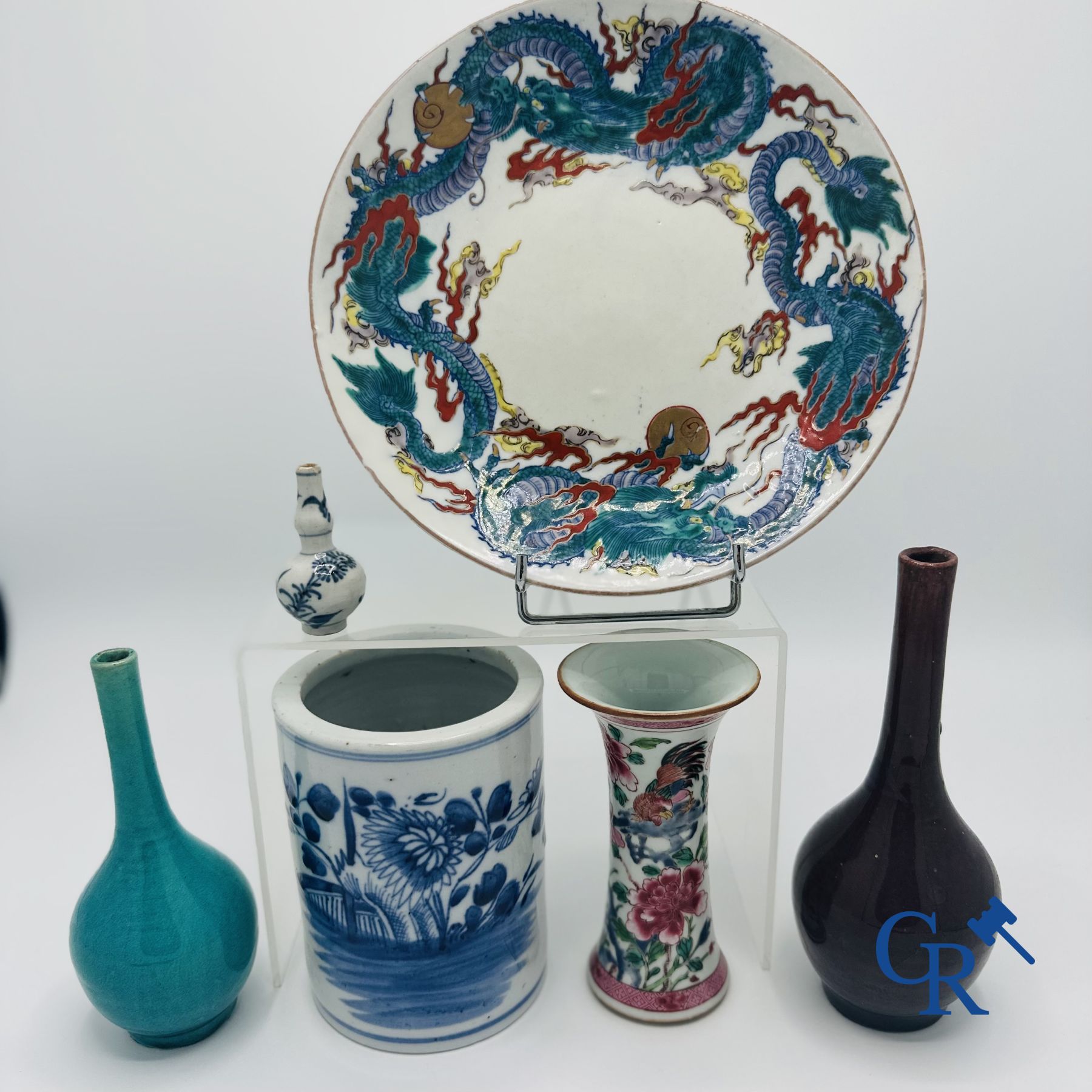 Porcelaine Chinoise: Lot de 6 pièces différentes de porcelaine Chinoise. 18ème-19ème.