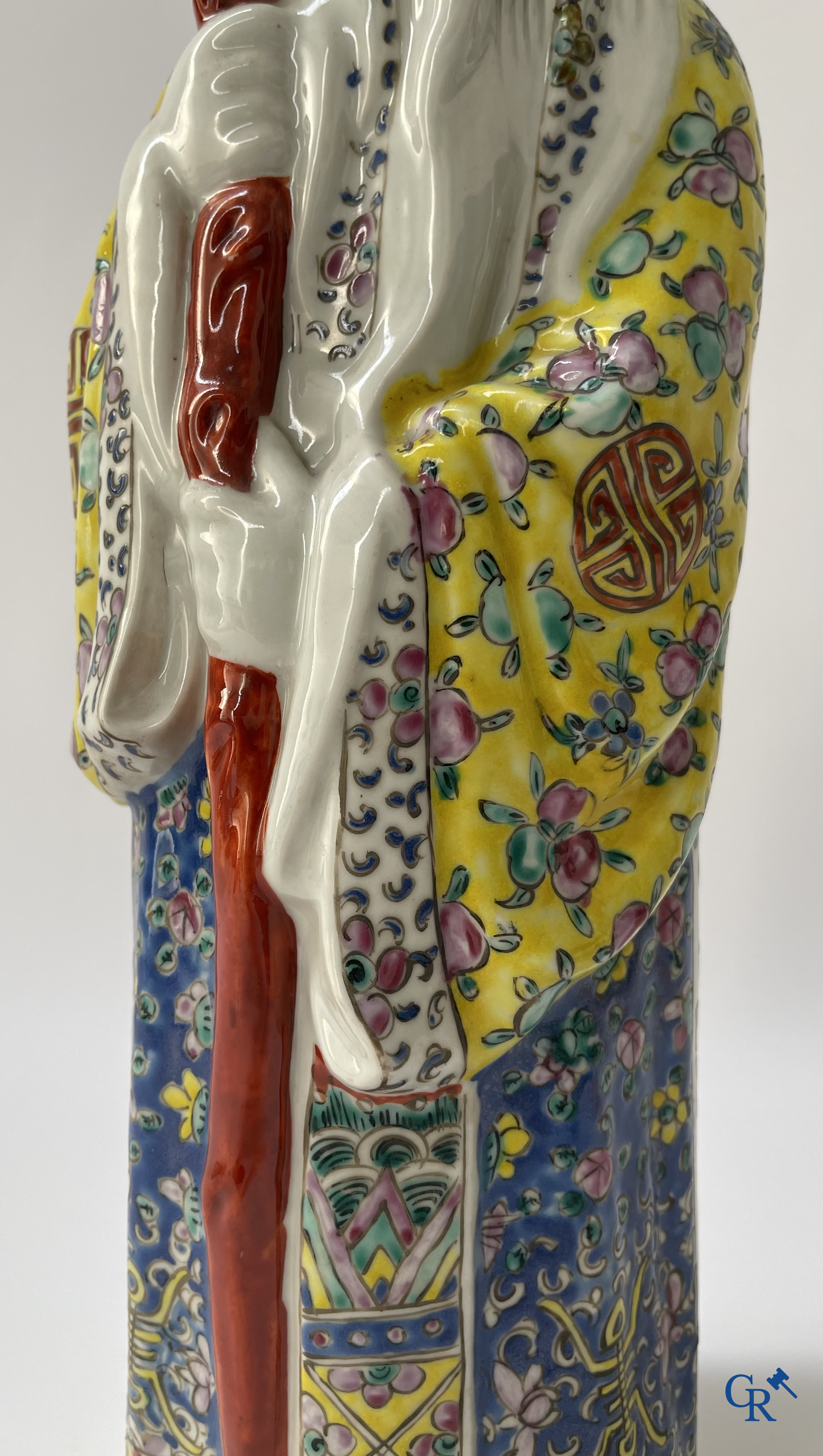 Aziatica, Chinees porselein. 3 Chinese famille rose figuren van onsterfelijken. 19de eeuw.