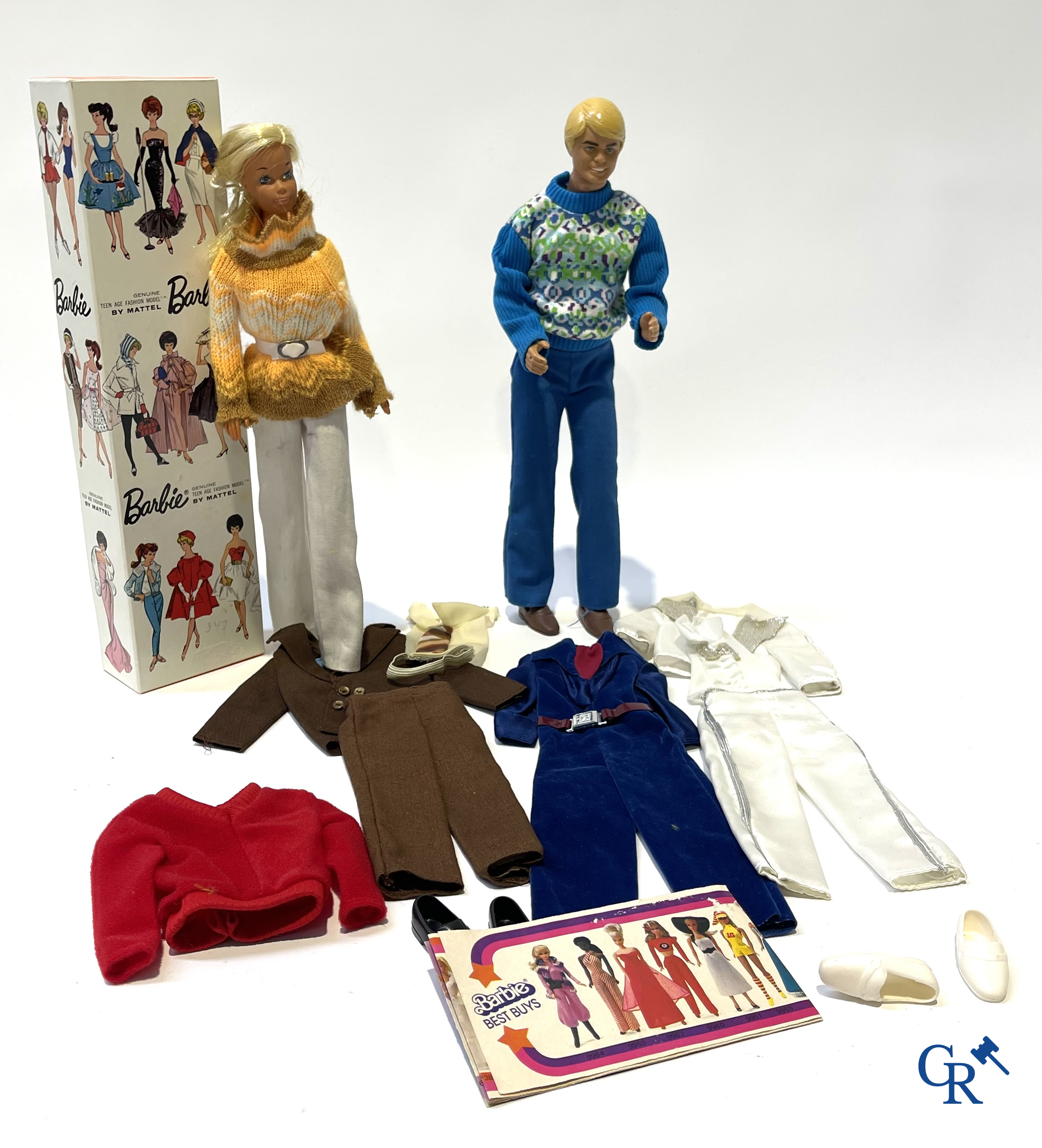 Vieux jouets. Mattel, un beau lot de poupées et attributs. Barbie, Ricky, Skipper, Ken, etc. Années 1960 et plus tard.