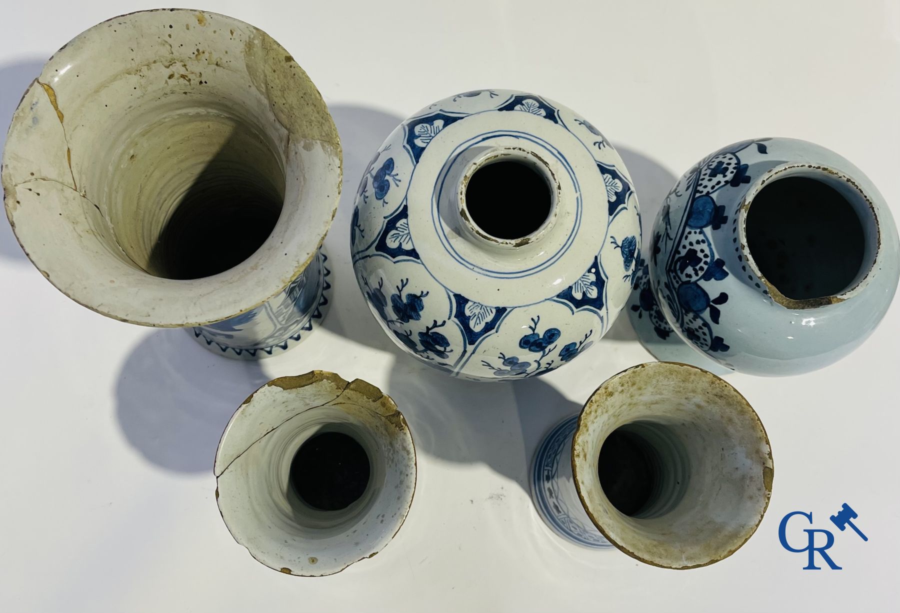 Delft: 10 pieces of 18 century Delft faience.