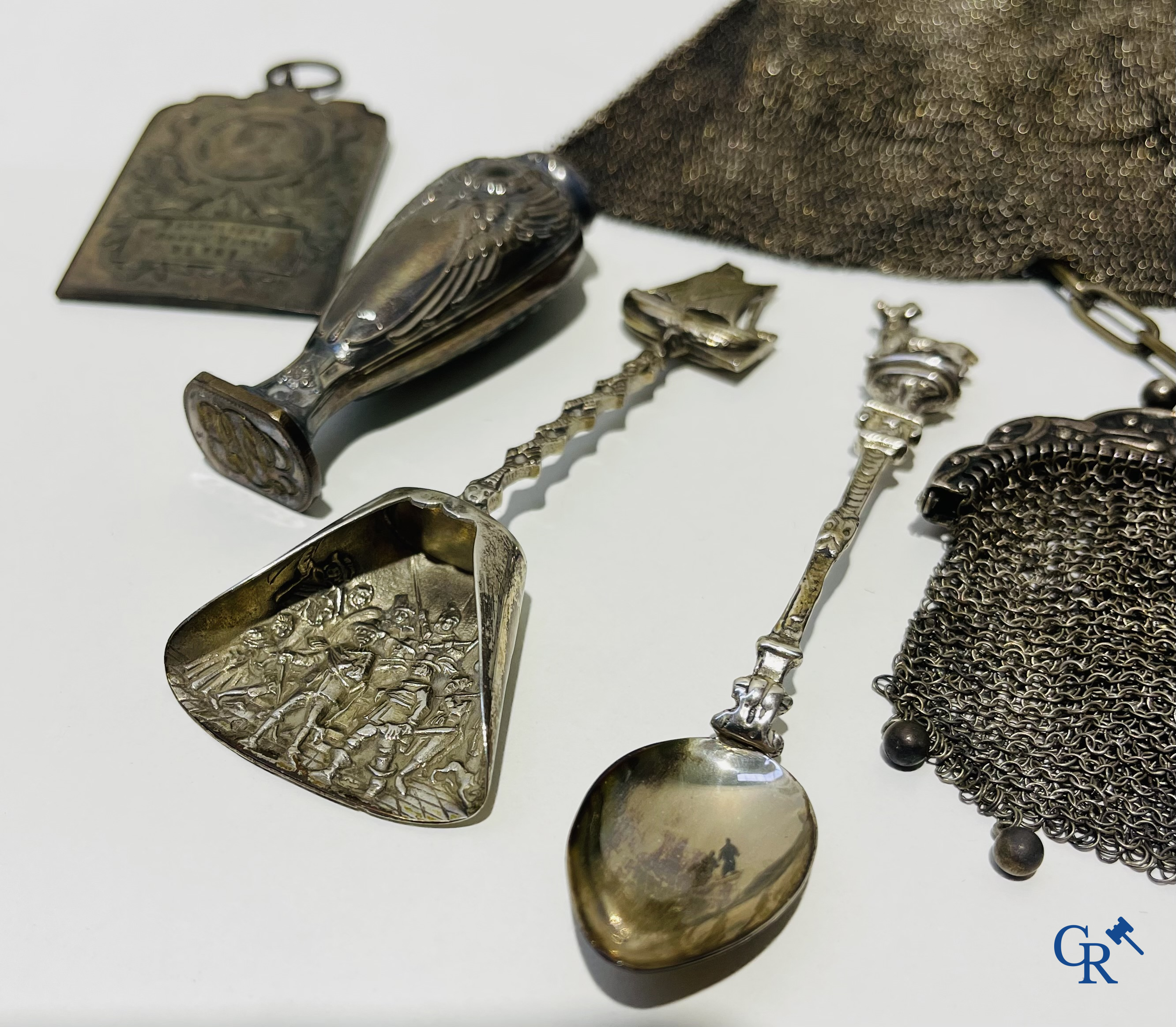 Beautiful lot of display case objects in silver and silver-plated metal, 2 Neapolitan santons attached. (late XVIII century)