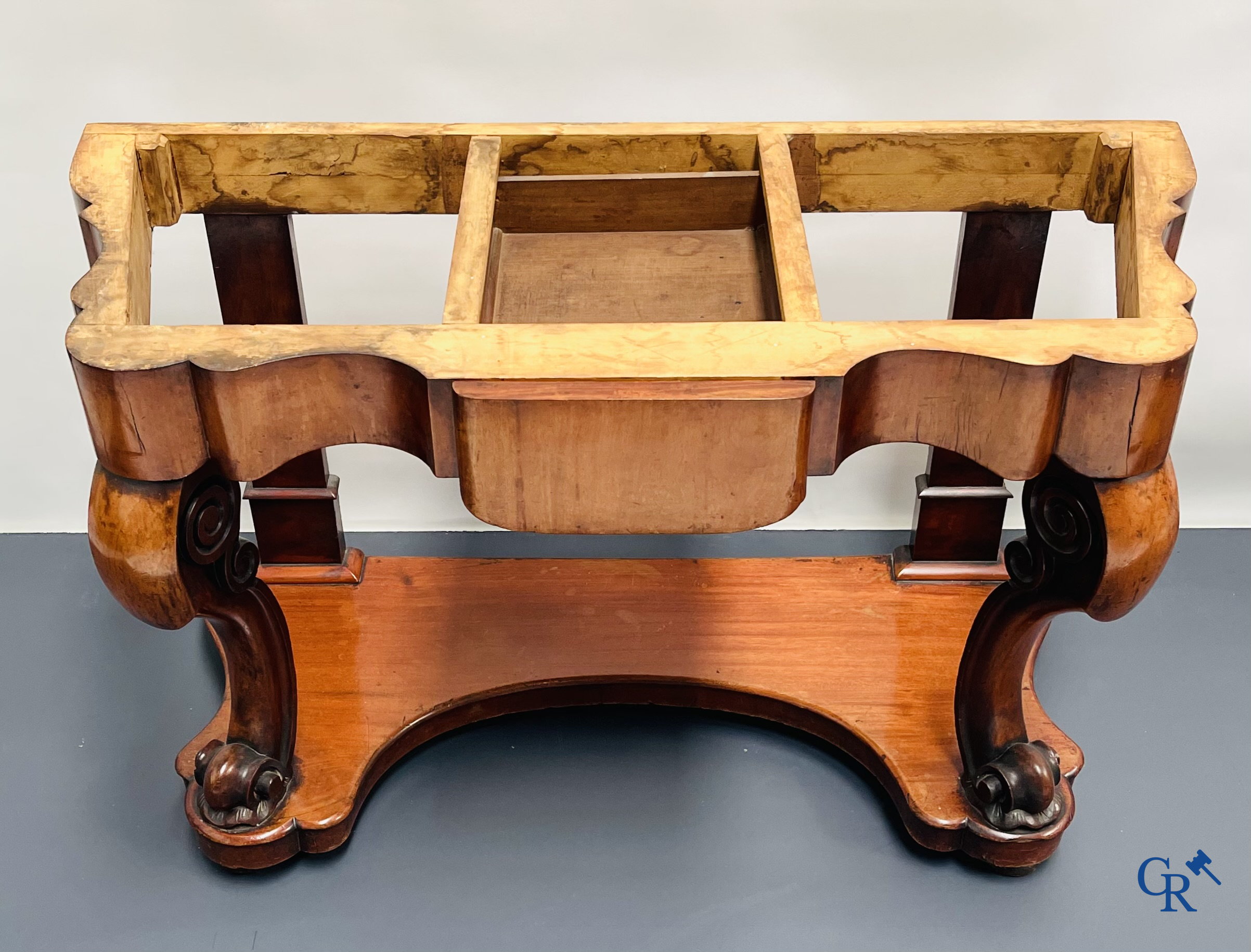 Une console avec tiroir en acajou et marbre. Période Louis Philippe.