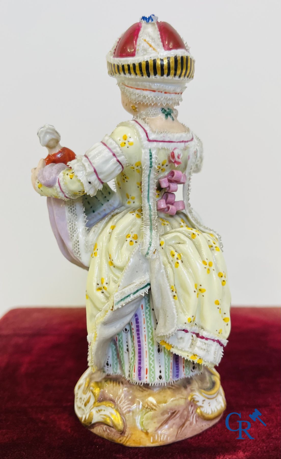 Meissen: 4 statuettes en porcelaine fine alemande.