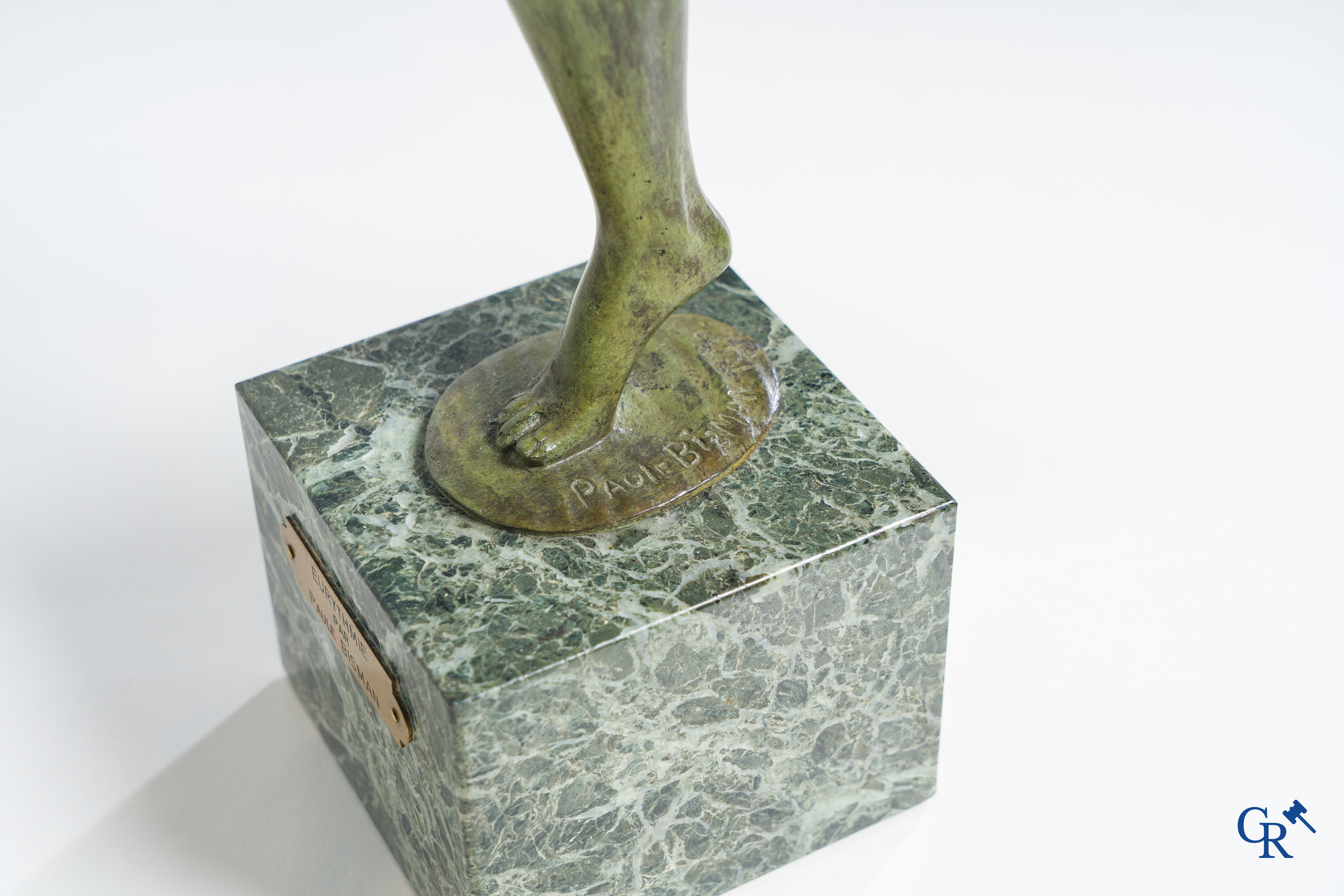 Paule Bisman (1897-1973)(*): Eurythmie, Sculpture en bronze patiné vert.