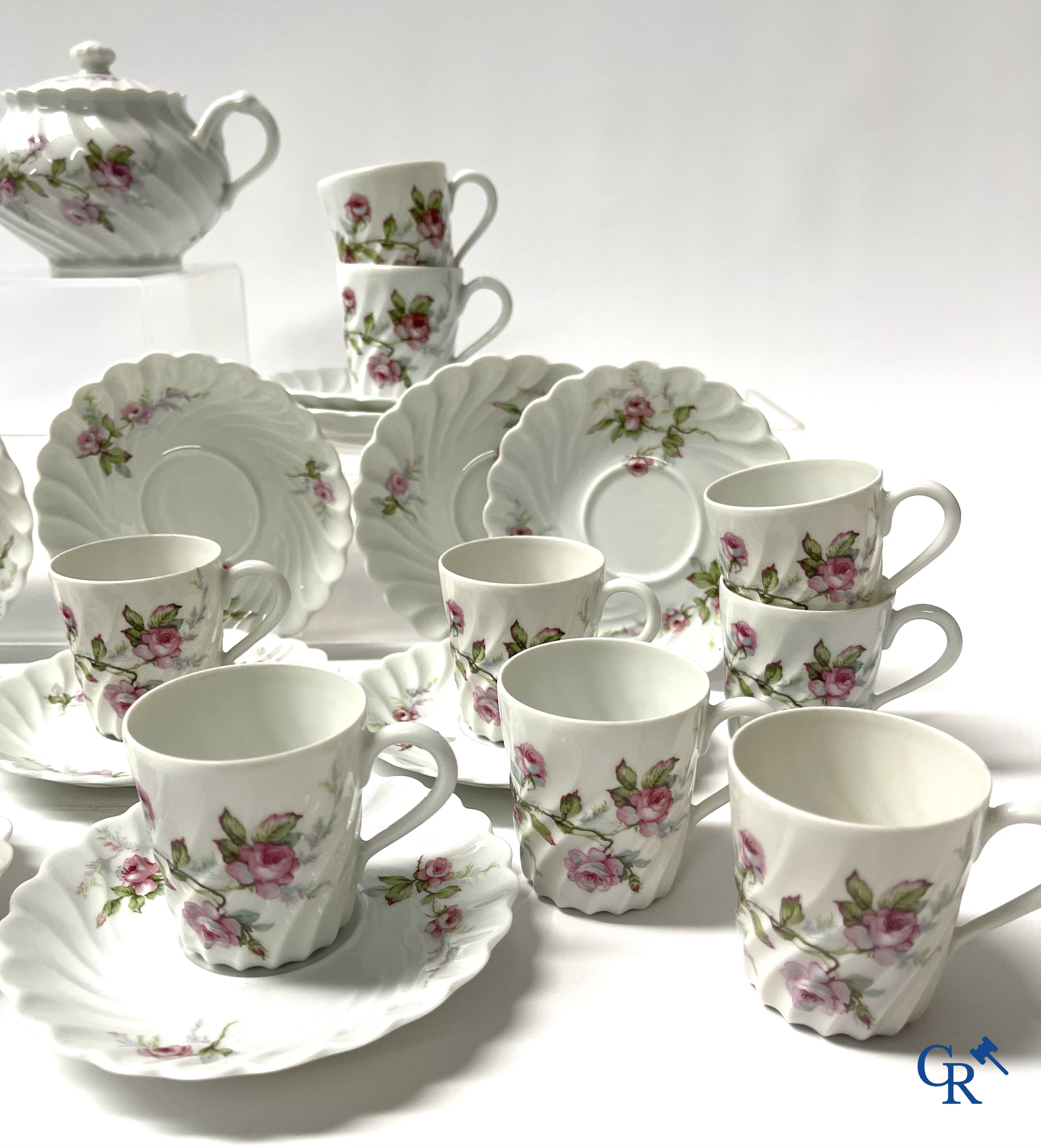 Haviland Limoges. Service à café peinte à la main en porcelaine française. Vers 1900.