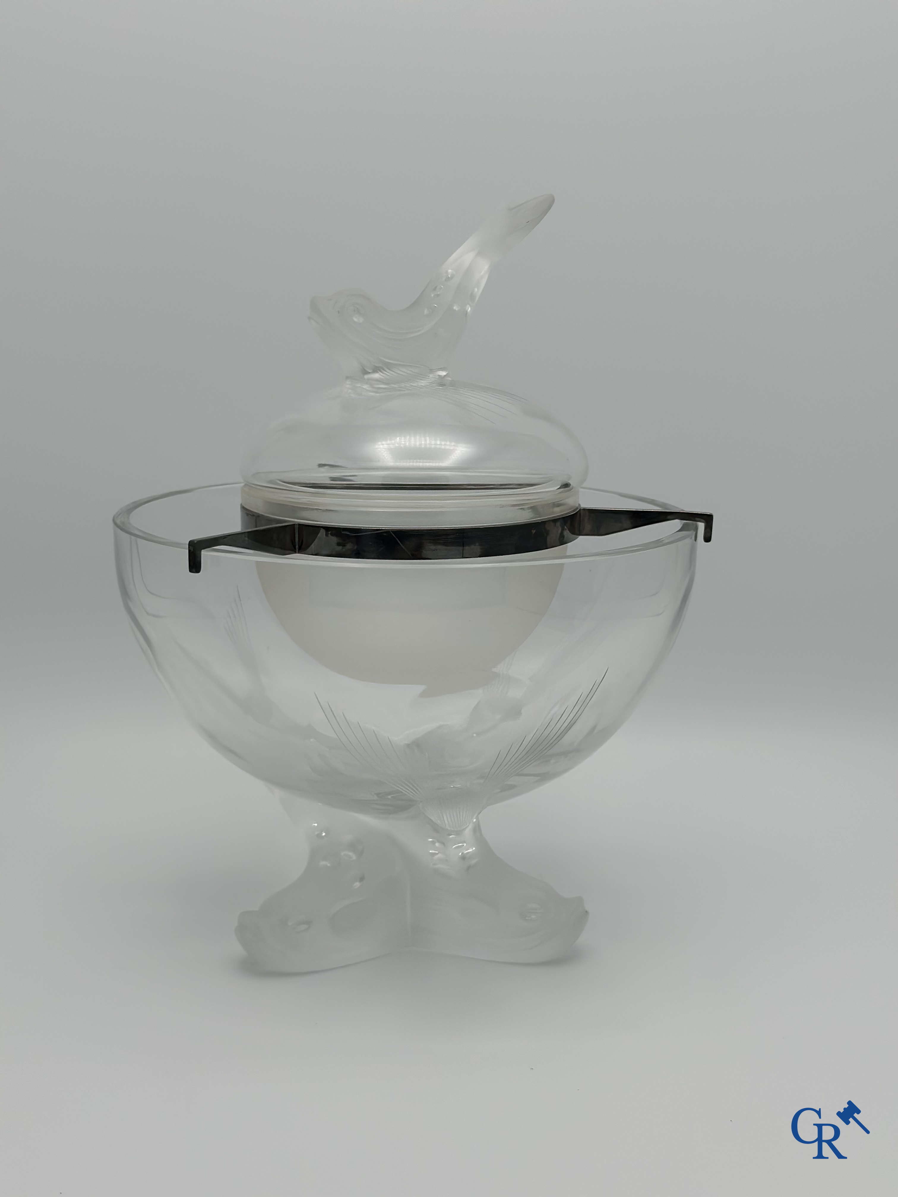 Lalique France: Coupe caviar. Signé.