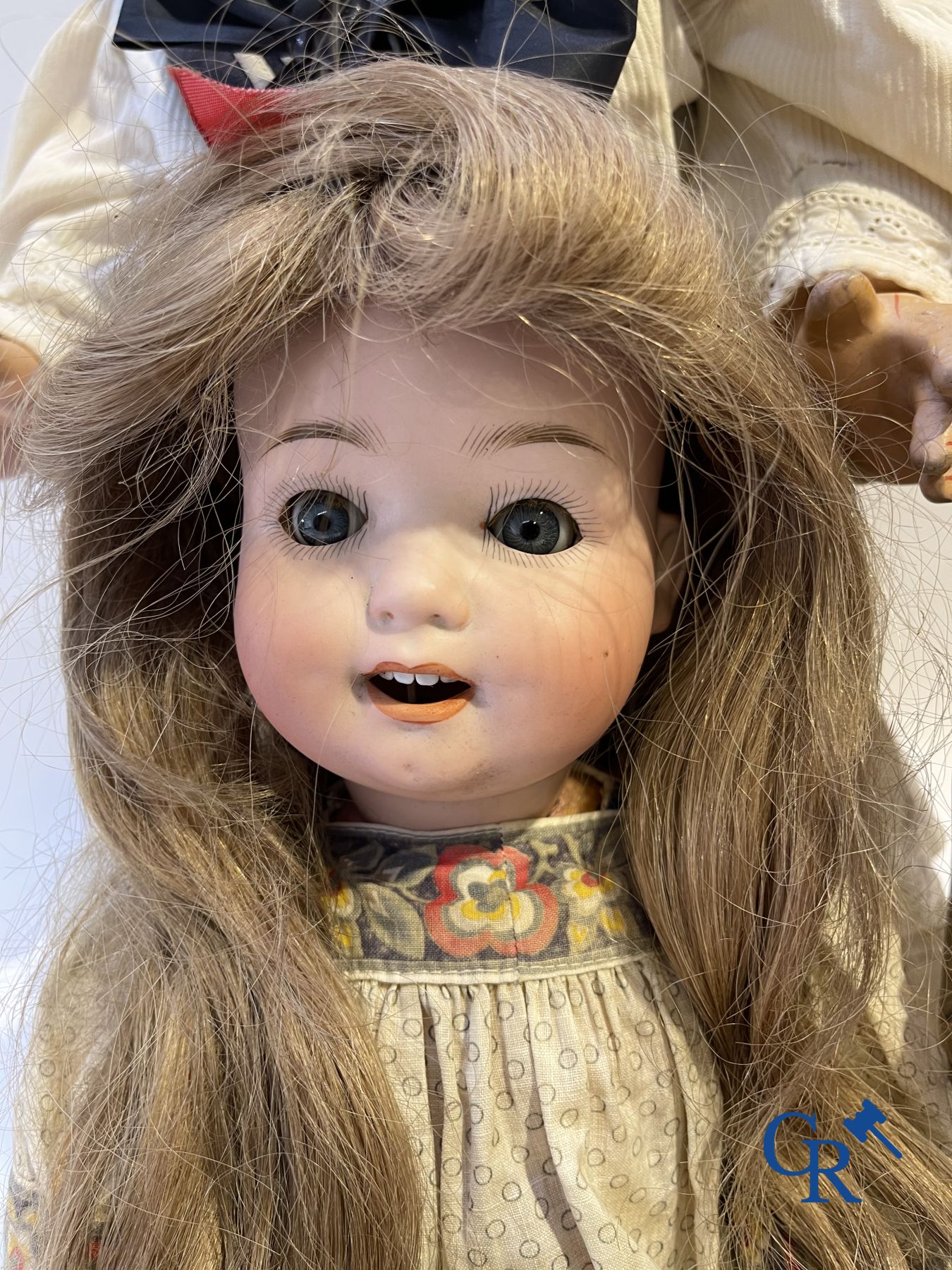 Toys: antique dolls: 5 German character dolls with porcelain head.