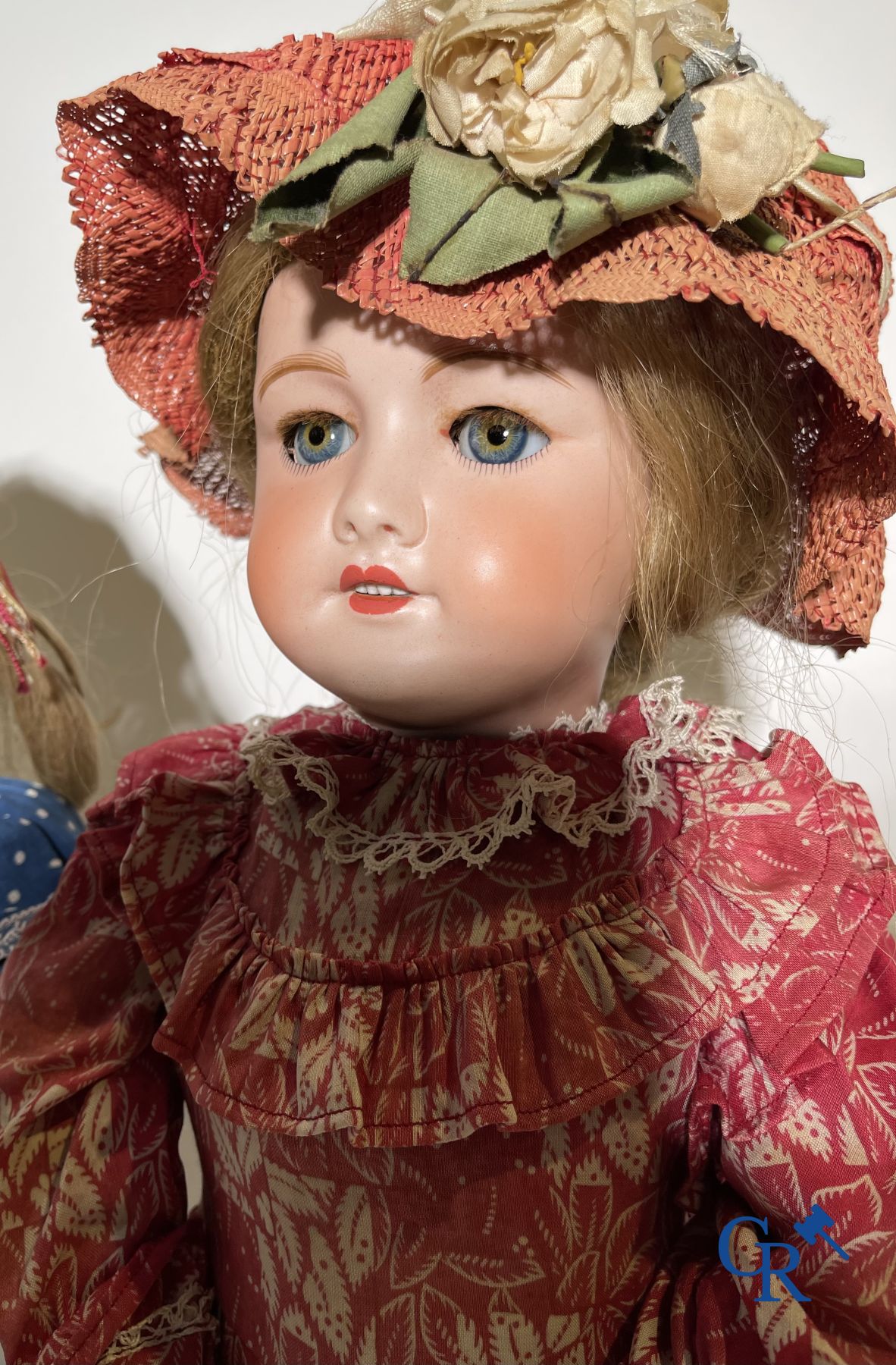 Toys: antique dolls: 4 antique dolls with porcelain head.