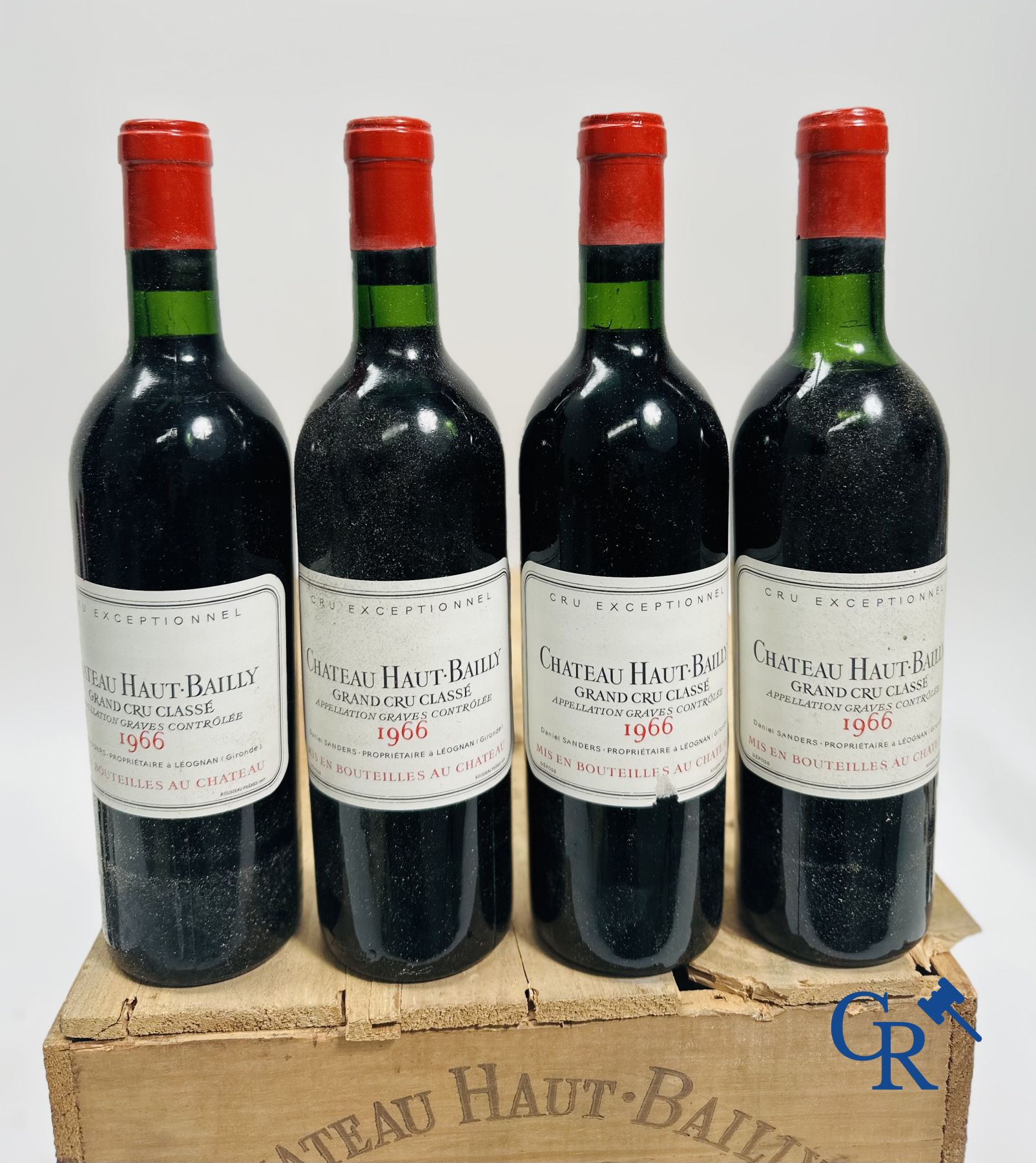 Wijn - Bordeaux: Château Haut-Bailly 1966, 0,75L. Rouge. Grand Cru Classé.