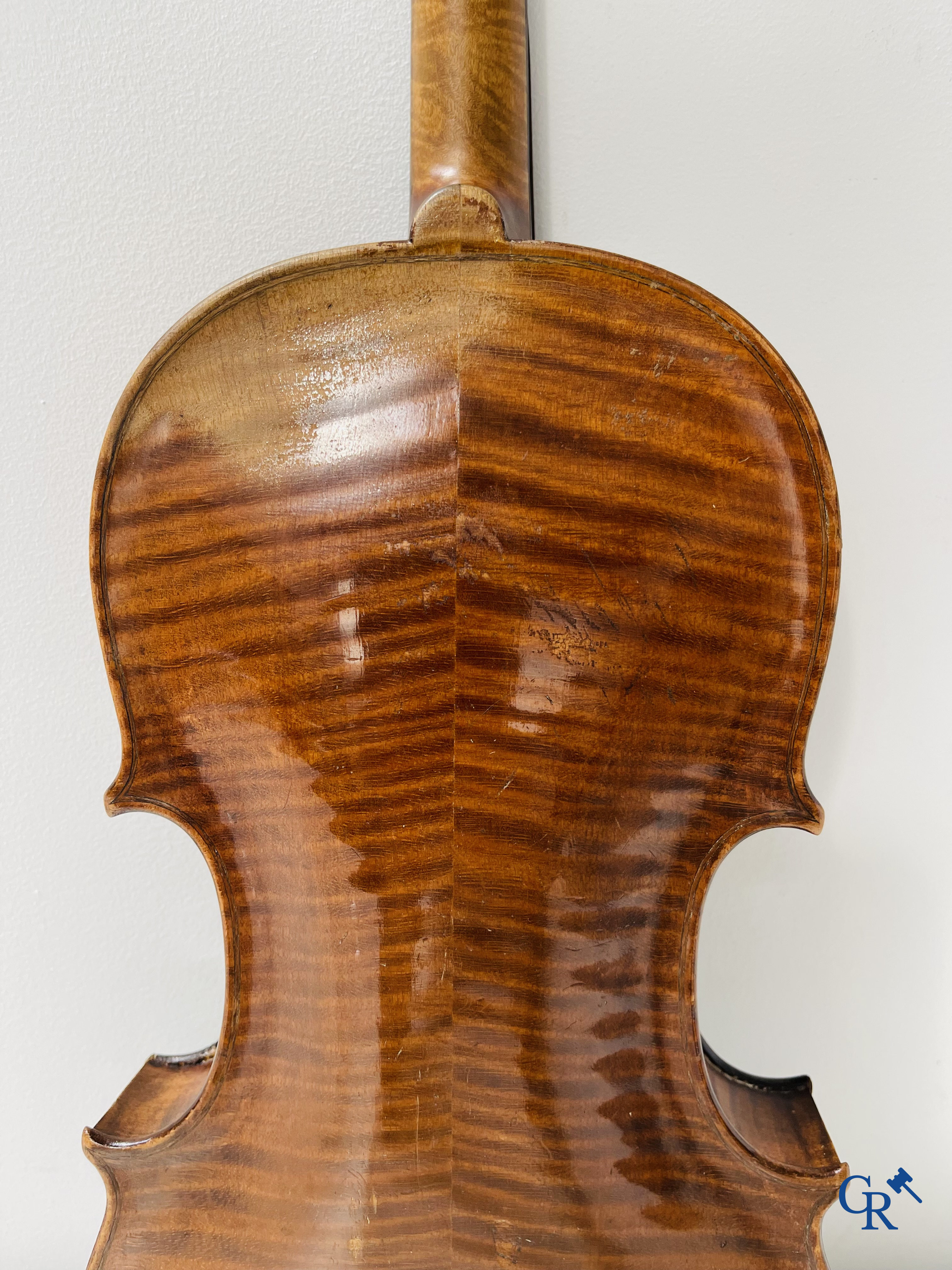 Musical instrument, violin.