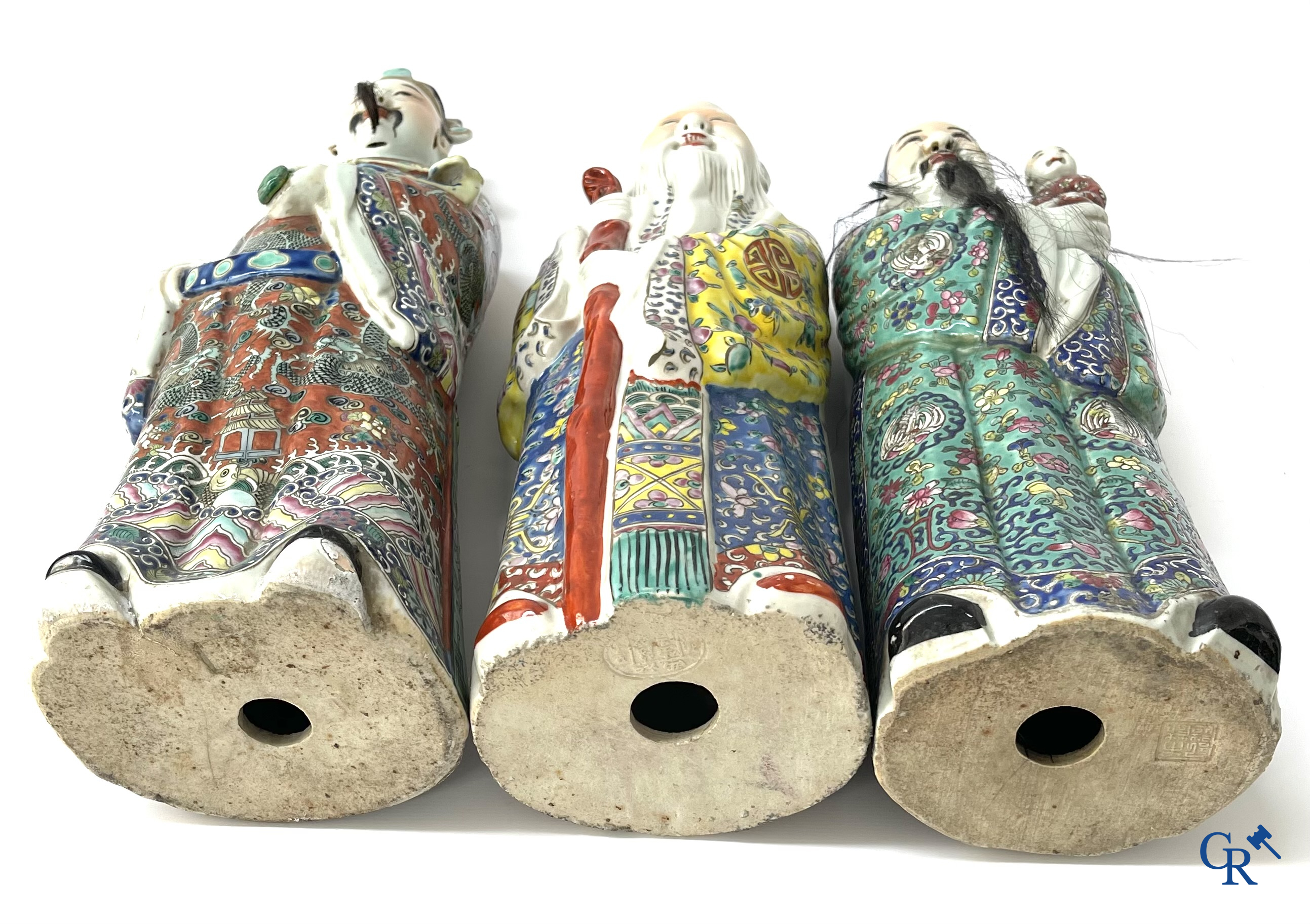 Aziatica, Chinees porselein. 3 Chinese famille rose figuren van onsterfelijken. 19de eeuw.