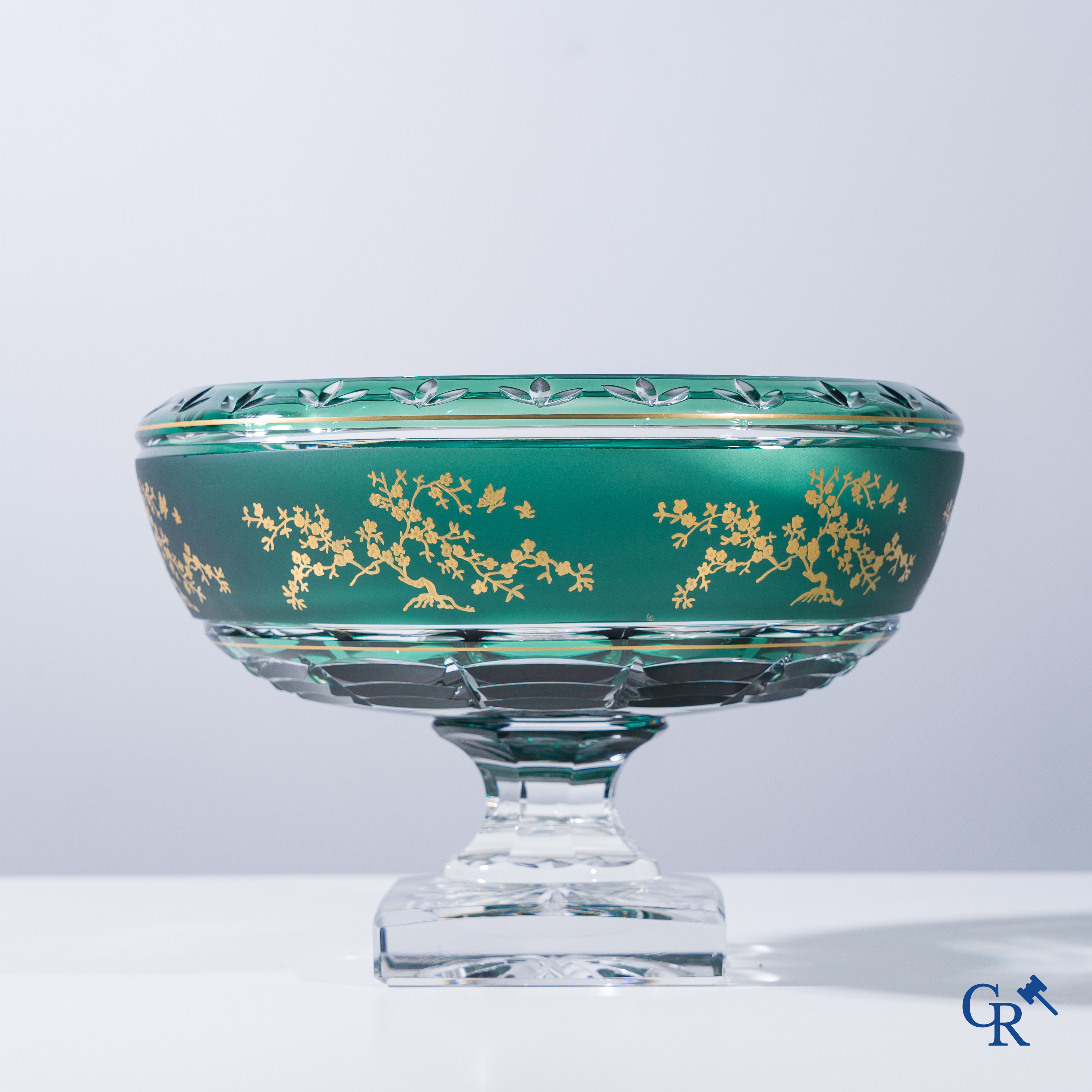 Val Saint Lambert, coupe in green crystal with a gilded decor in Japonizing style. Numbered 94/80 1/25.