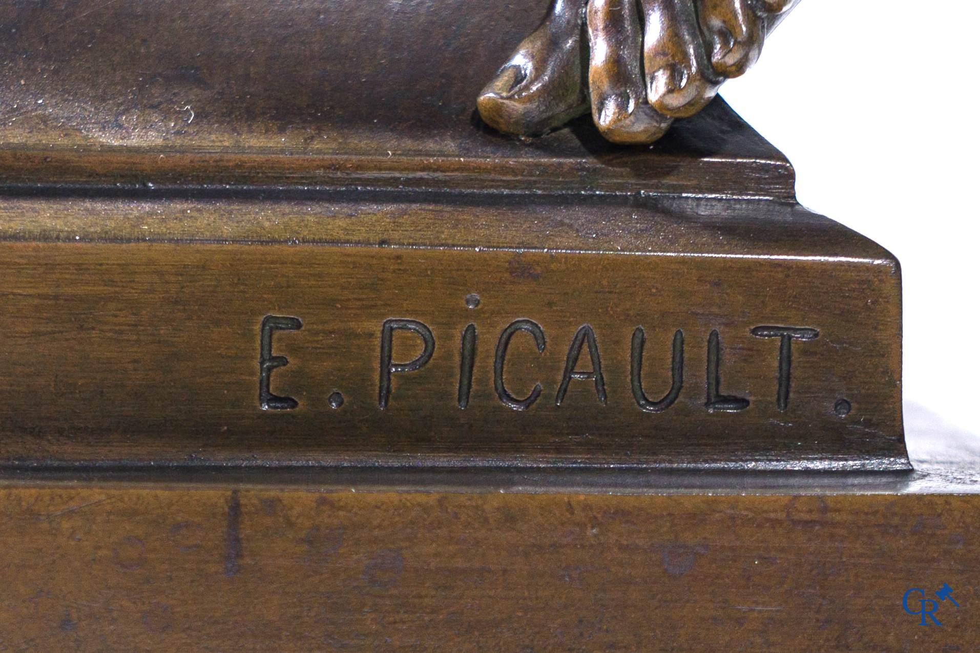 Emile Picault (1833-1915) Immortalitas Gloria. Bronze sculpture on a marble pedestal. Signed E. Picault.