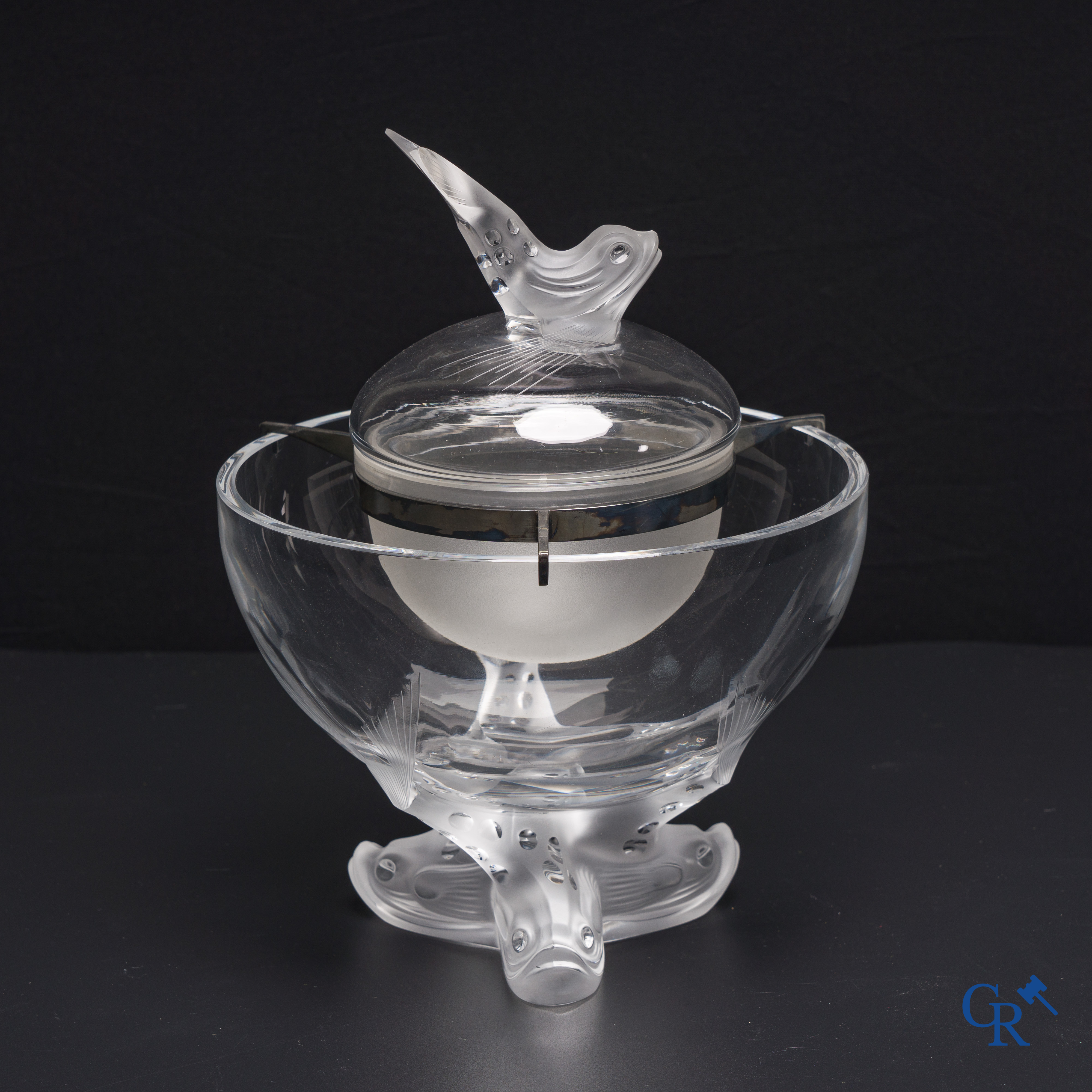 Lalique France: Coupe caviar. Signé.