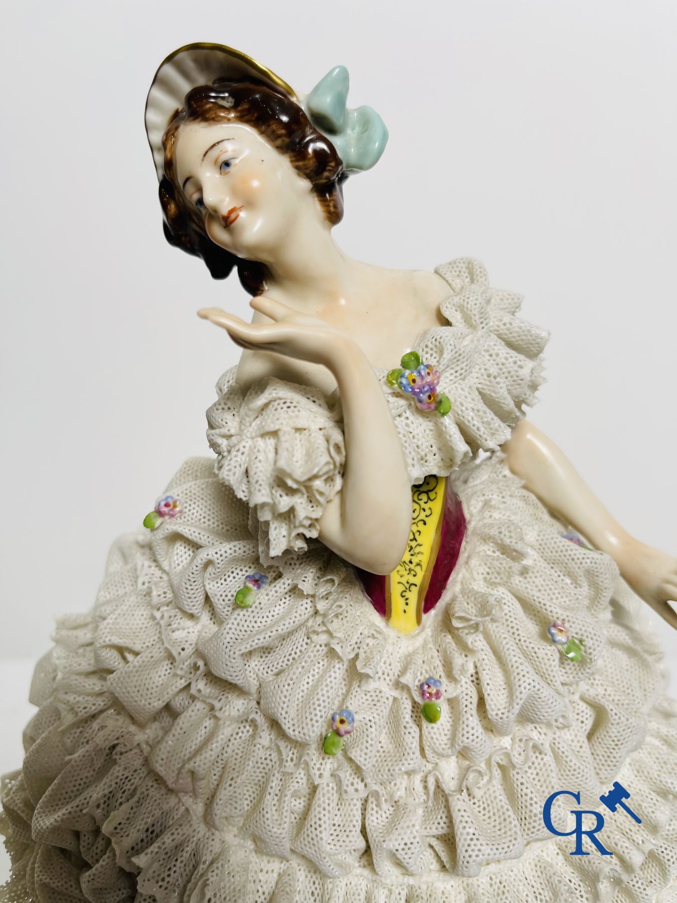 Volkstedt Rudolstadt: Danseuse en dentelle. (lace porcelain)