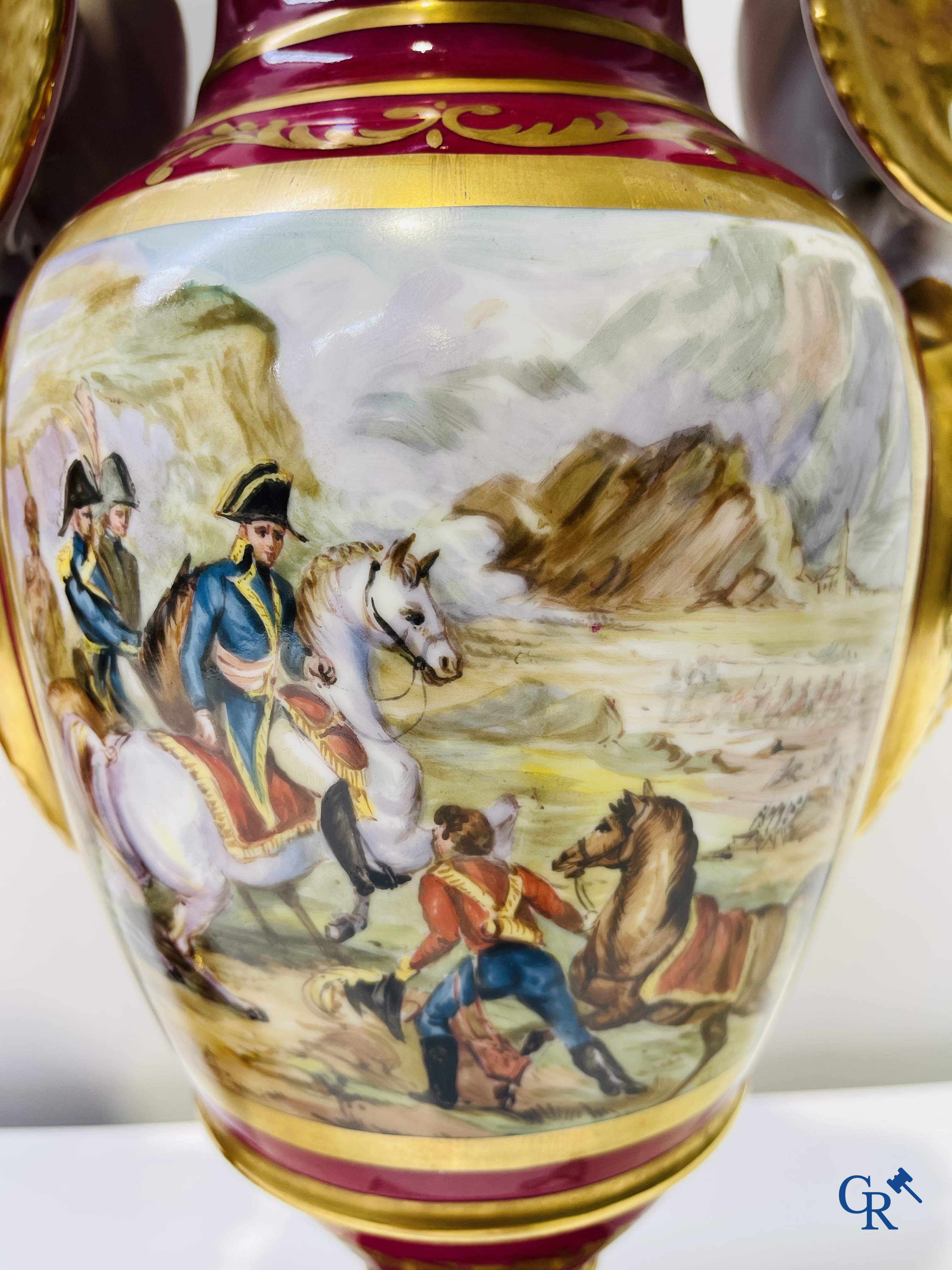 2 large hand-painted vases in Paris porcelain with scenes from the Napoleonic era. Signed Gillet.