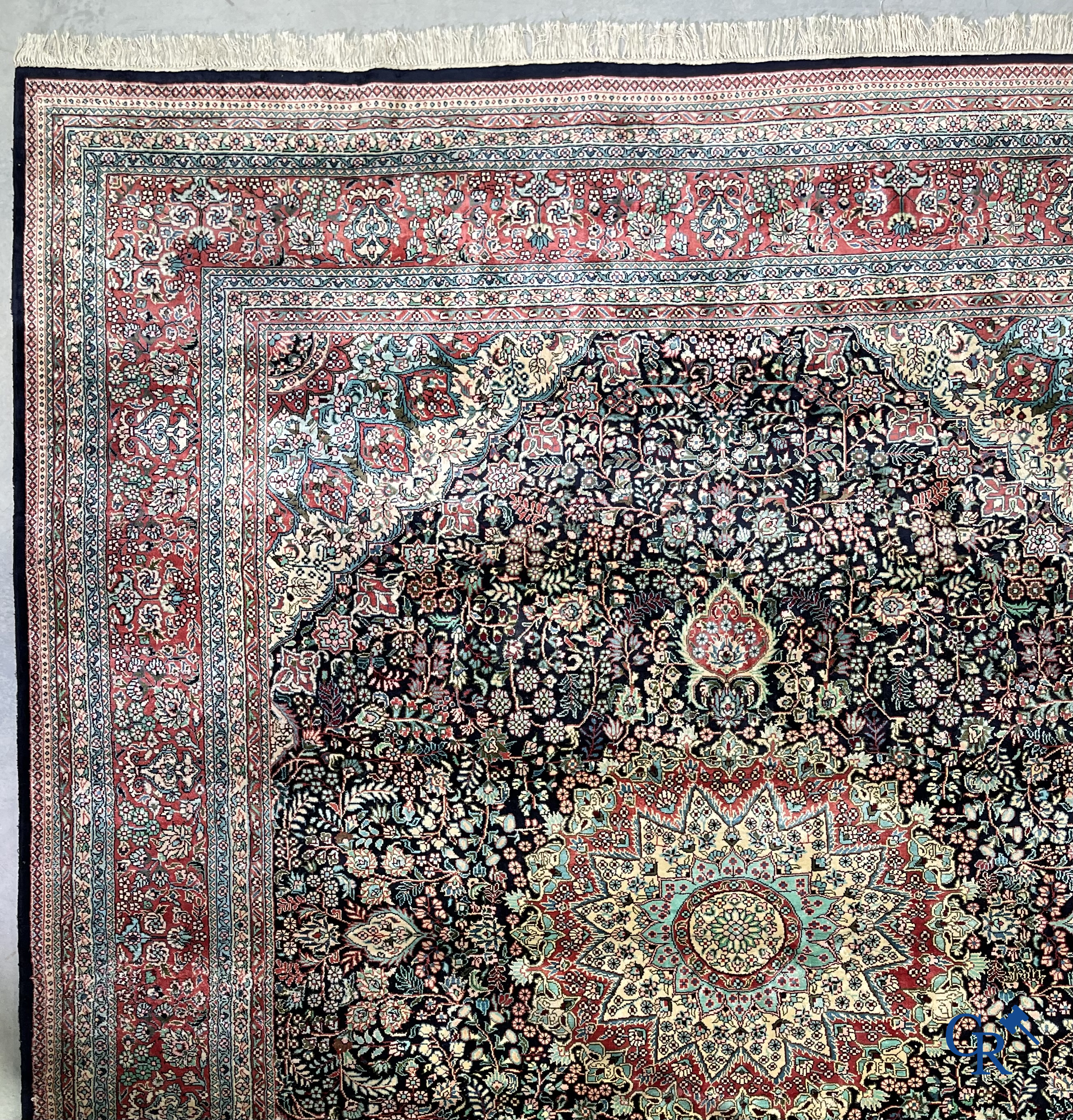 Oriental carpets: Ghoum, an exceptional hand-knotted carpet in wool and silk.