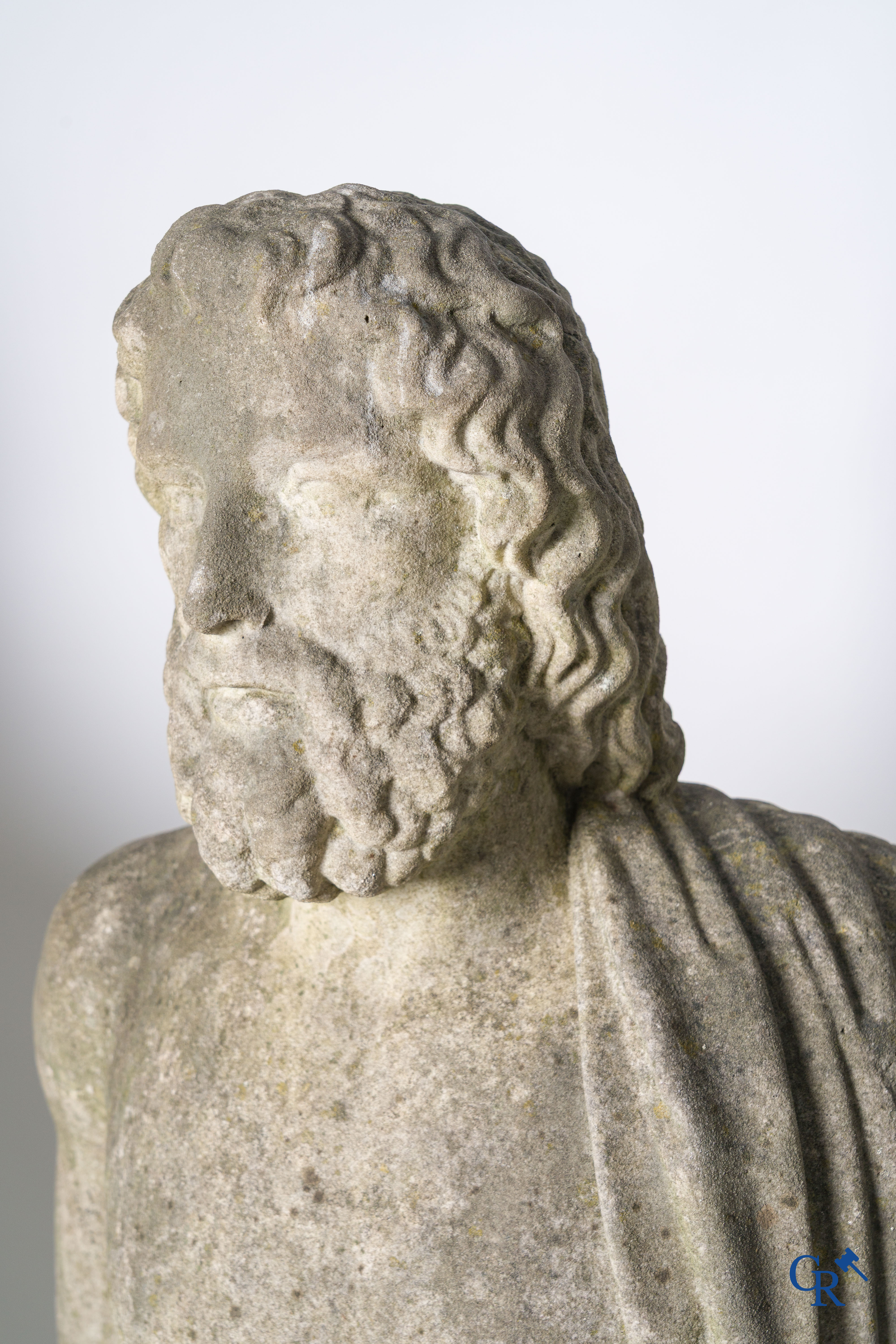 2 Imposante sculpturen in gebeeldhouwd marmer. De Romeinse godin Cerès en de Griekse god Asklepios. Circa 1700-1750.