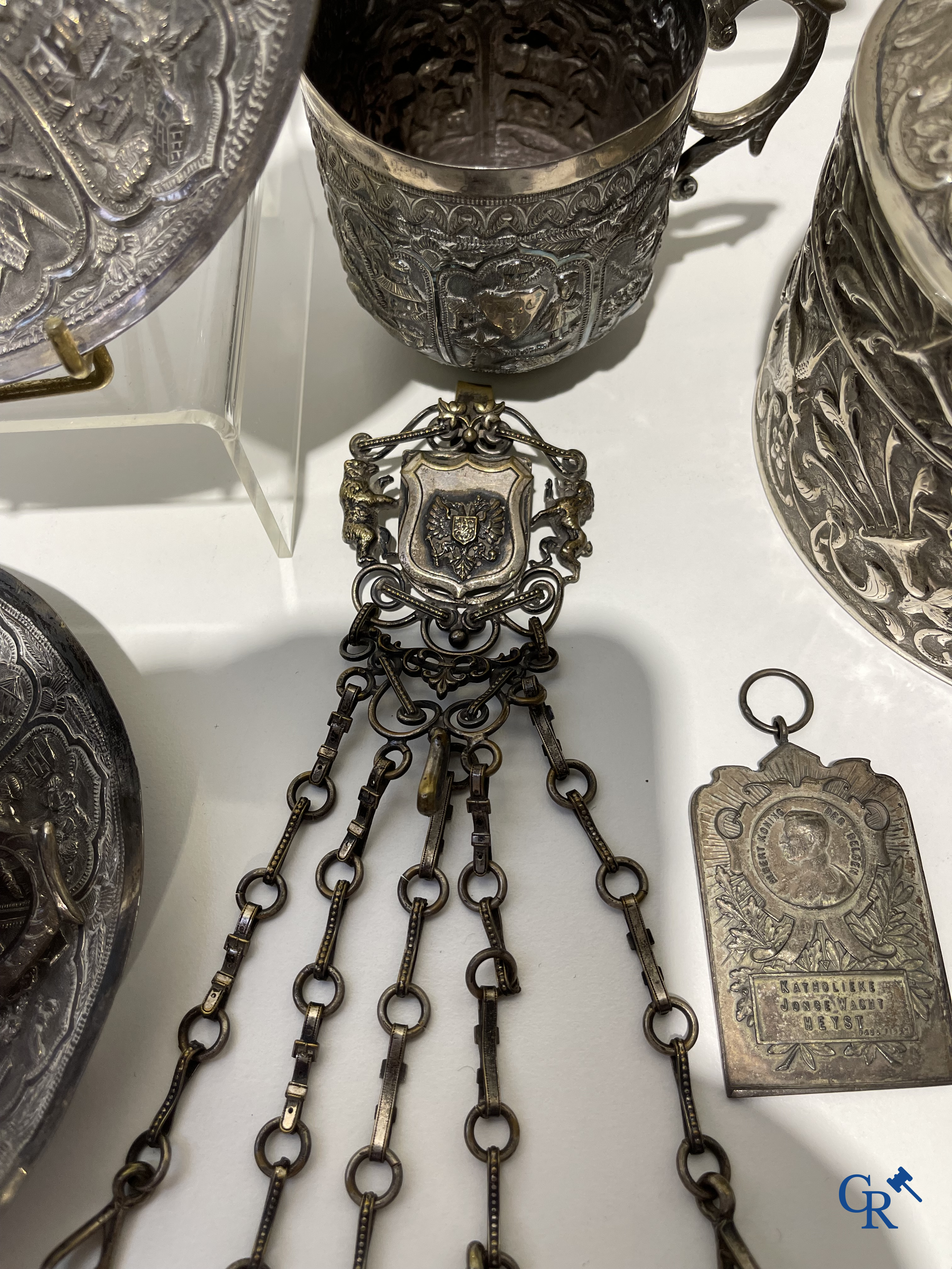 Beautiful lot of display case objects in silver and silver-plated metal, 2 Neapolitan santons attached. (late XVIII century)